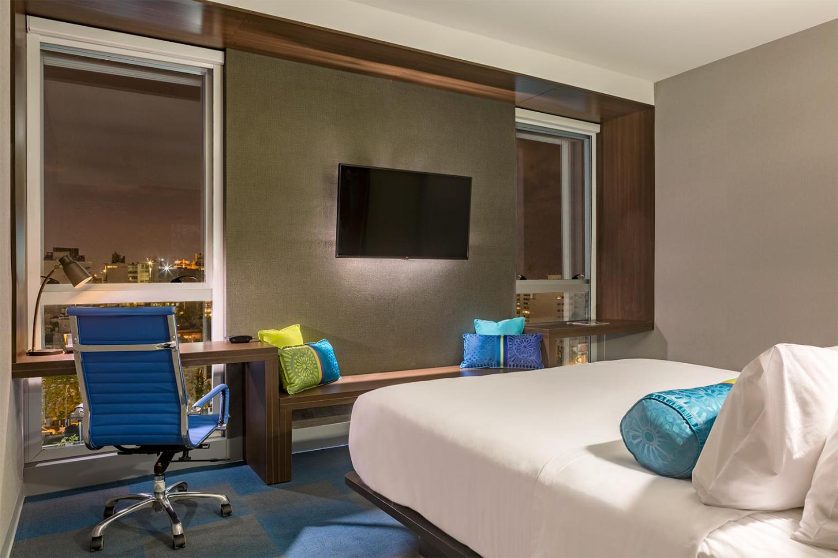 ALOFT, Guest room, 1 King, City view photo 1
