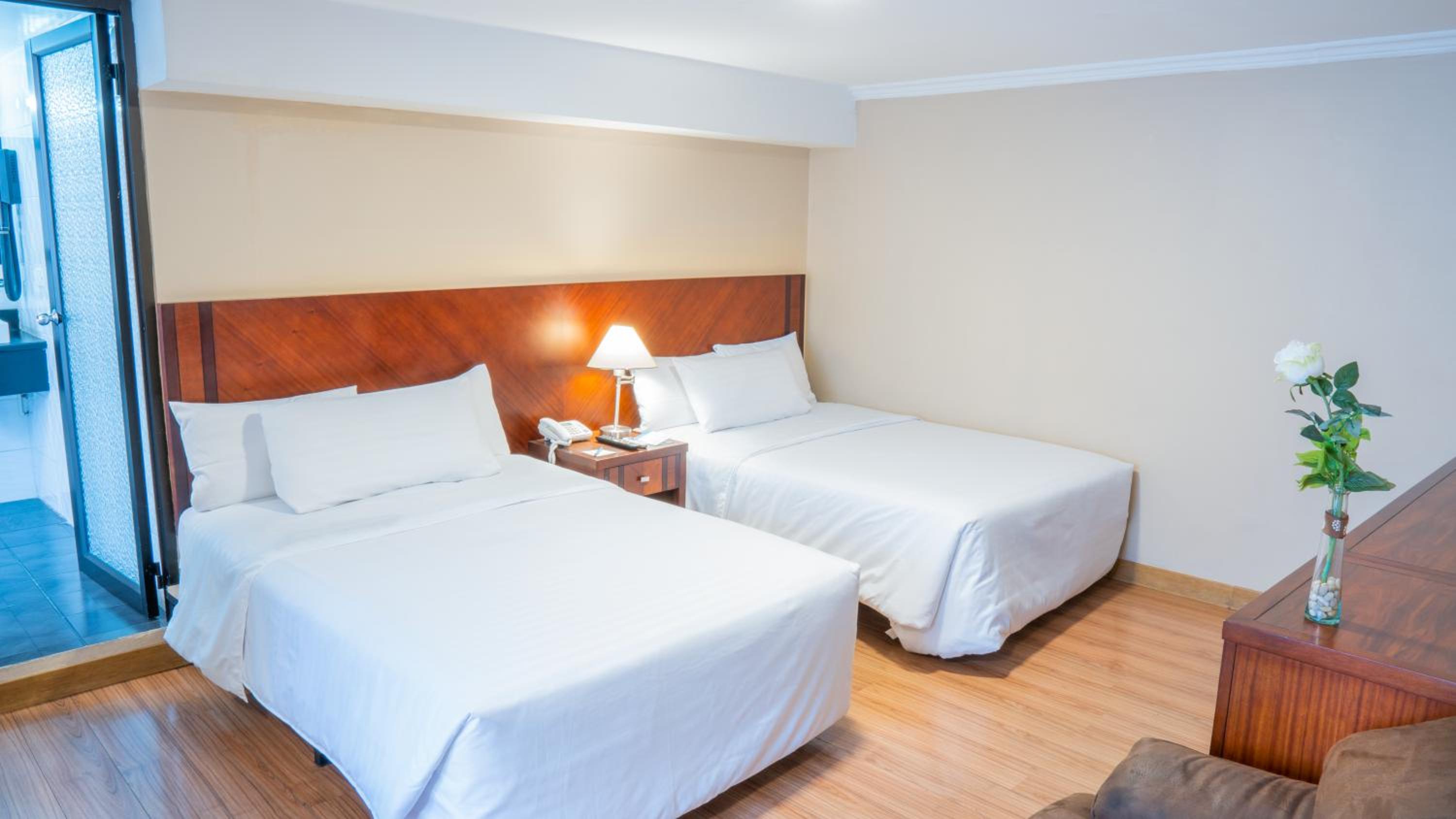 Standard Twin Room photo 2