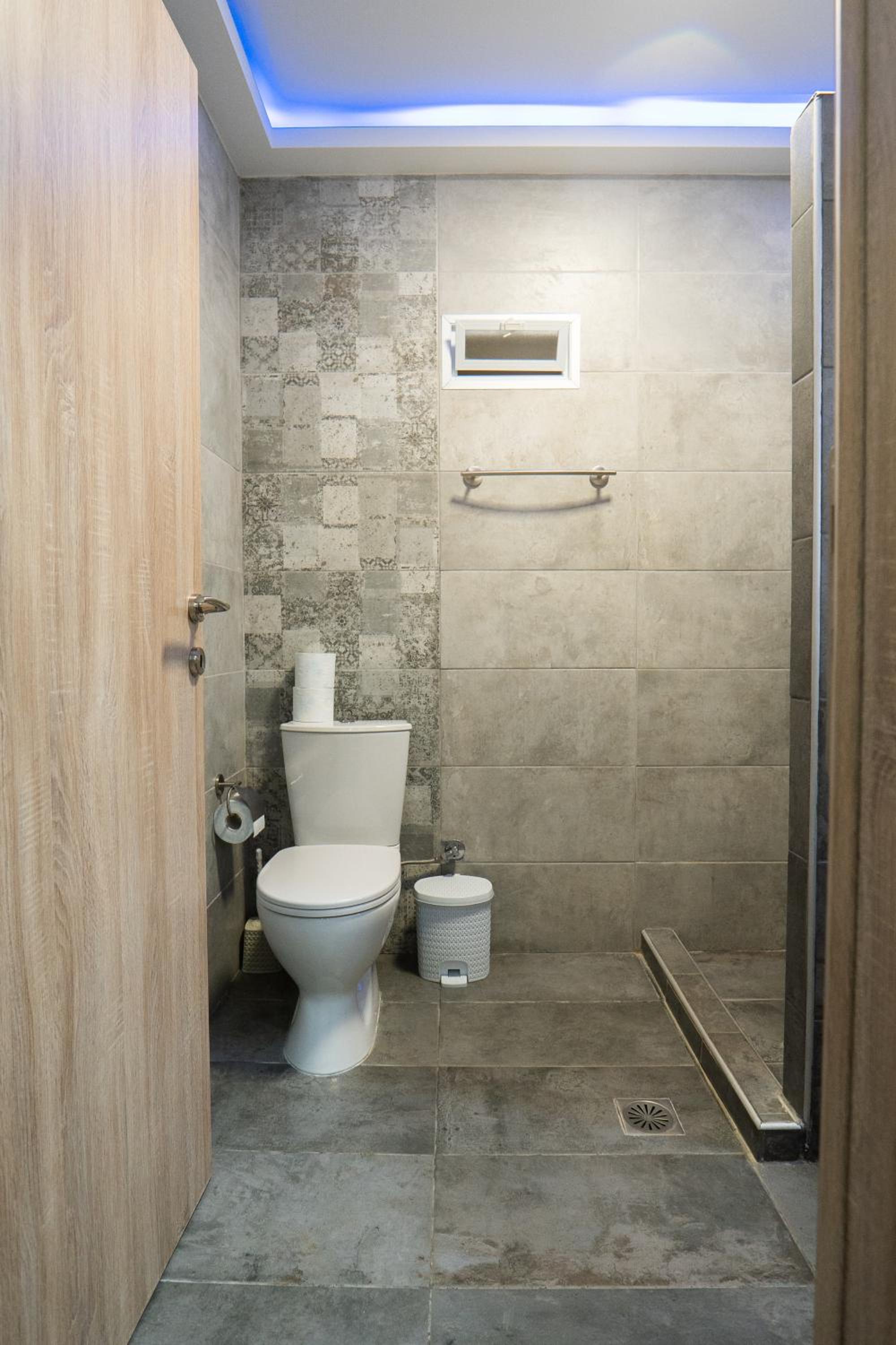 Apartment with Sea View - Photo 5