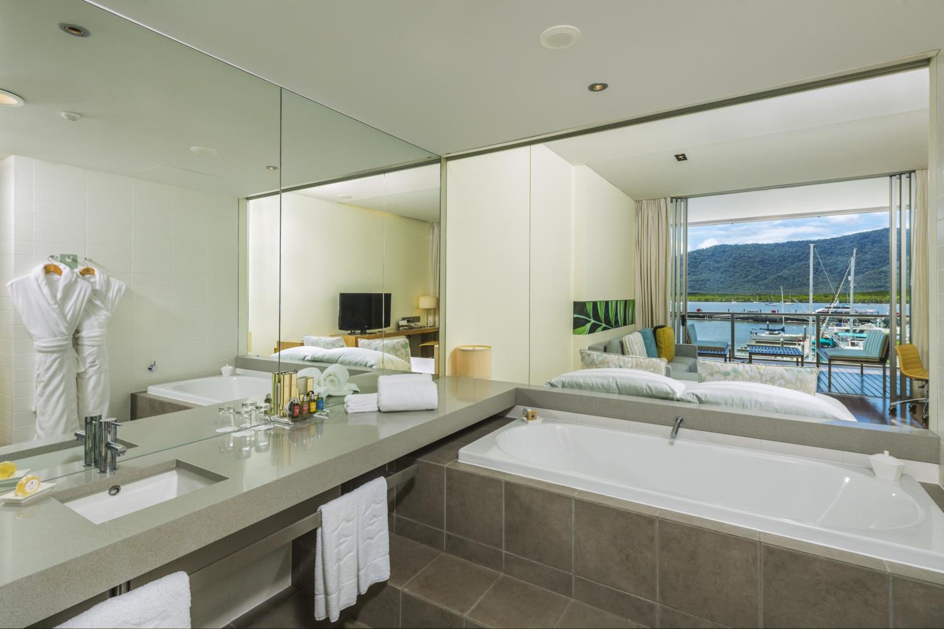 Horizon Club Marina View Room with Club Lounge Access thumbnail 6