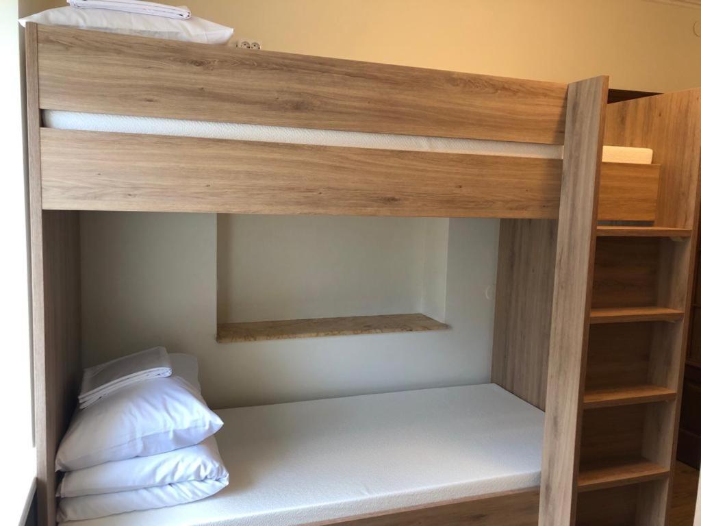Bed in 4-Bed Mixed Dormitory Room photo 2