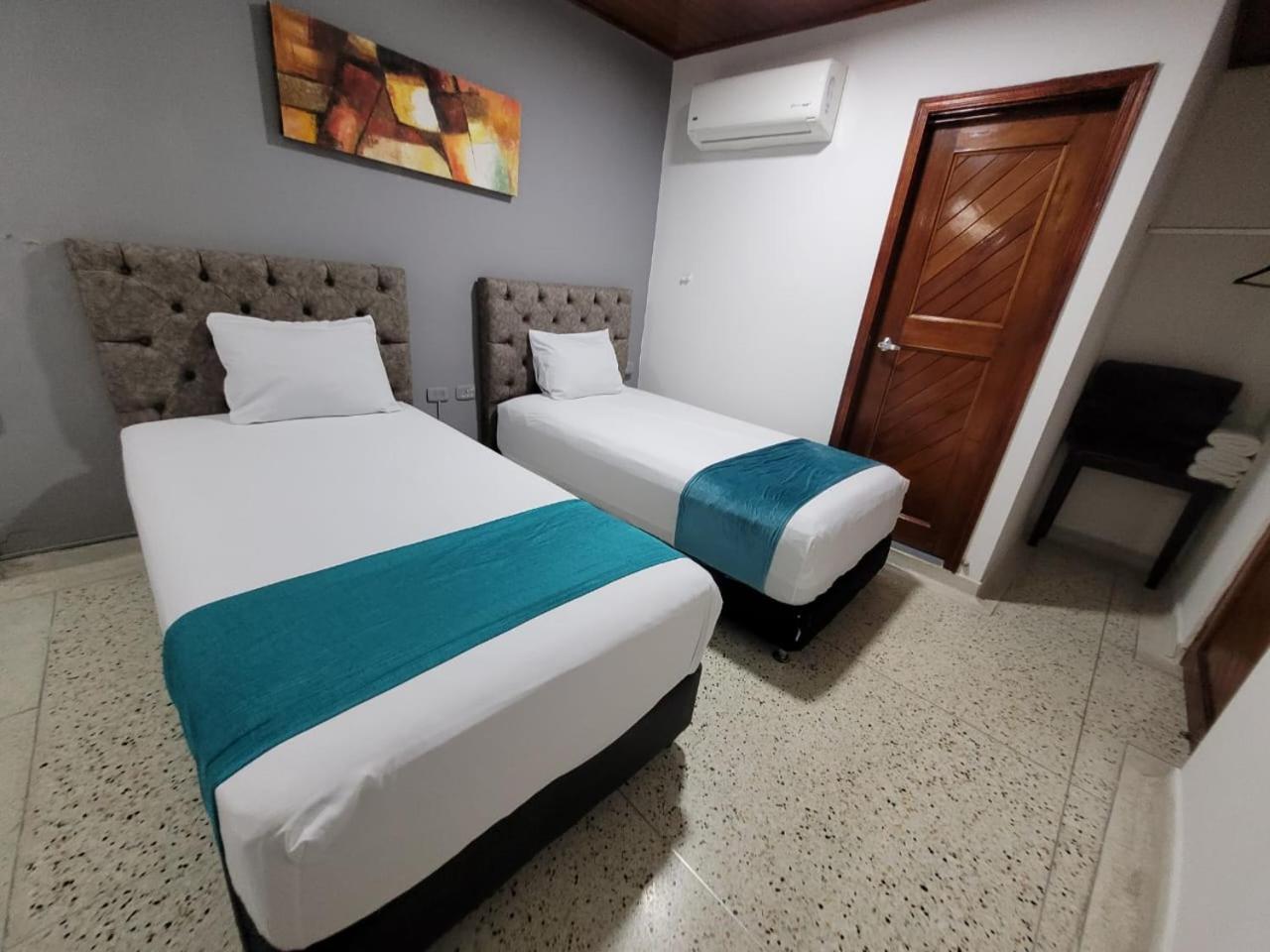 Standard Twin Room photo 1