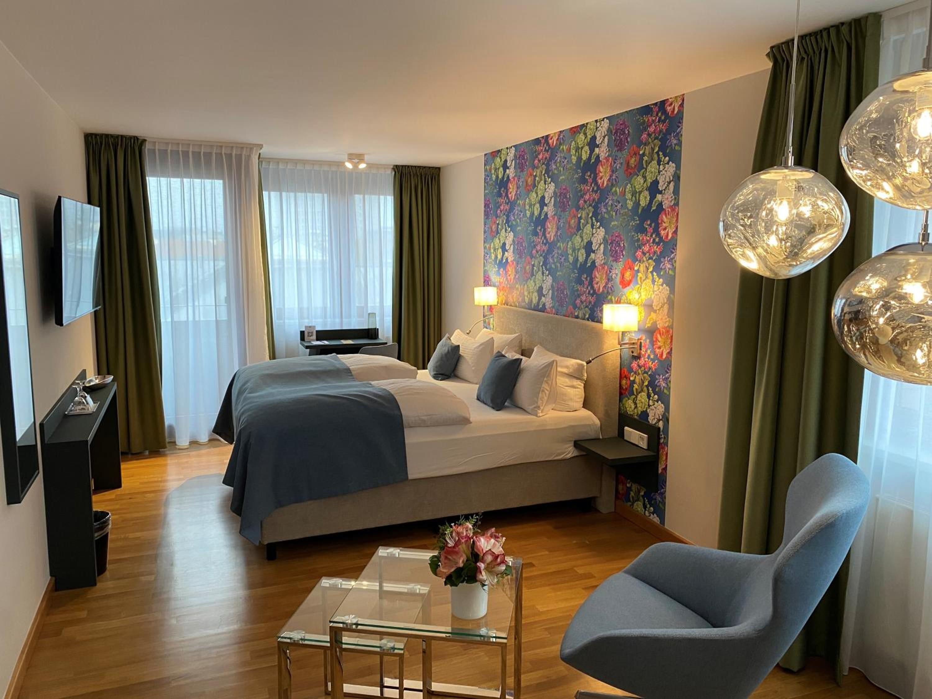 Double Room with Roll-In Shower - Disability Access