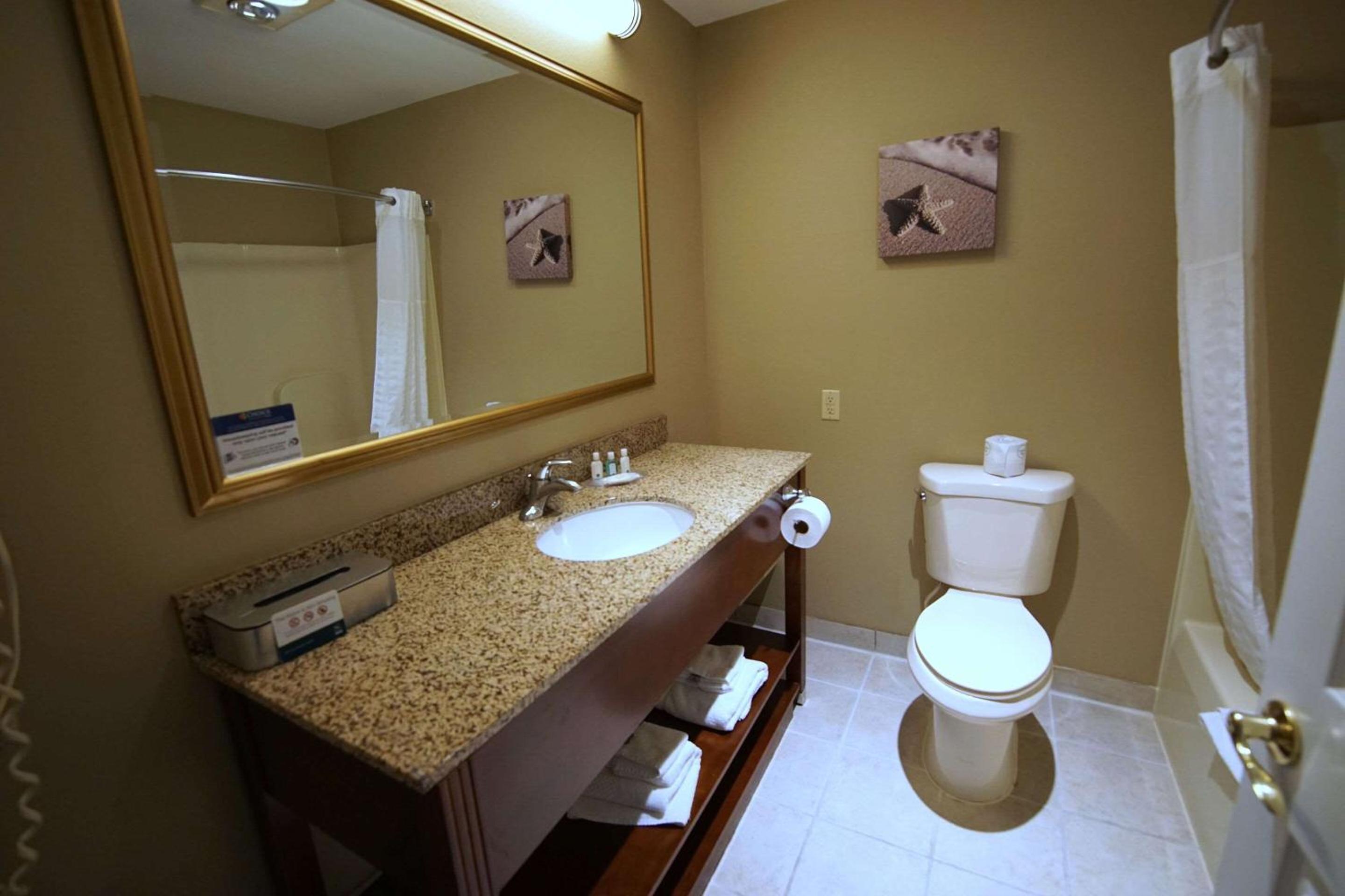 Double Room with Two Double Beds - Non-Smoking photo 3