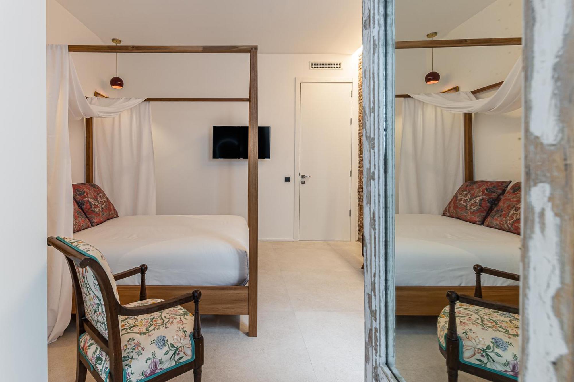 Double Room with Private Bathroom photo 3