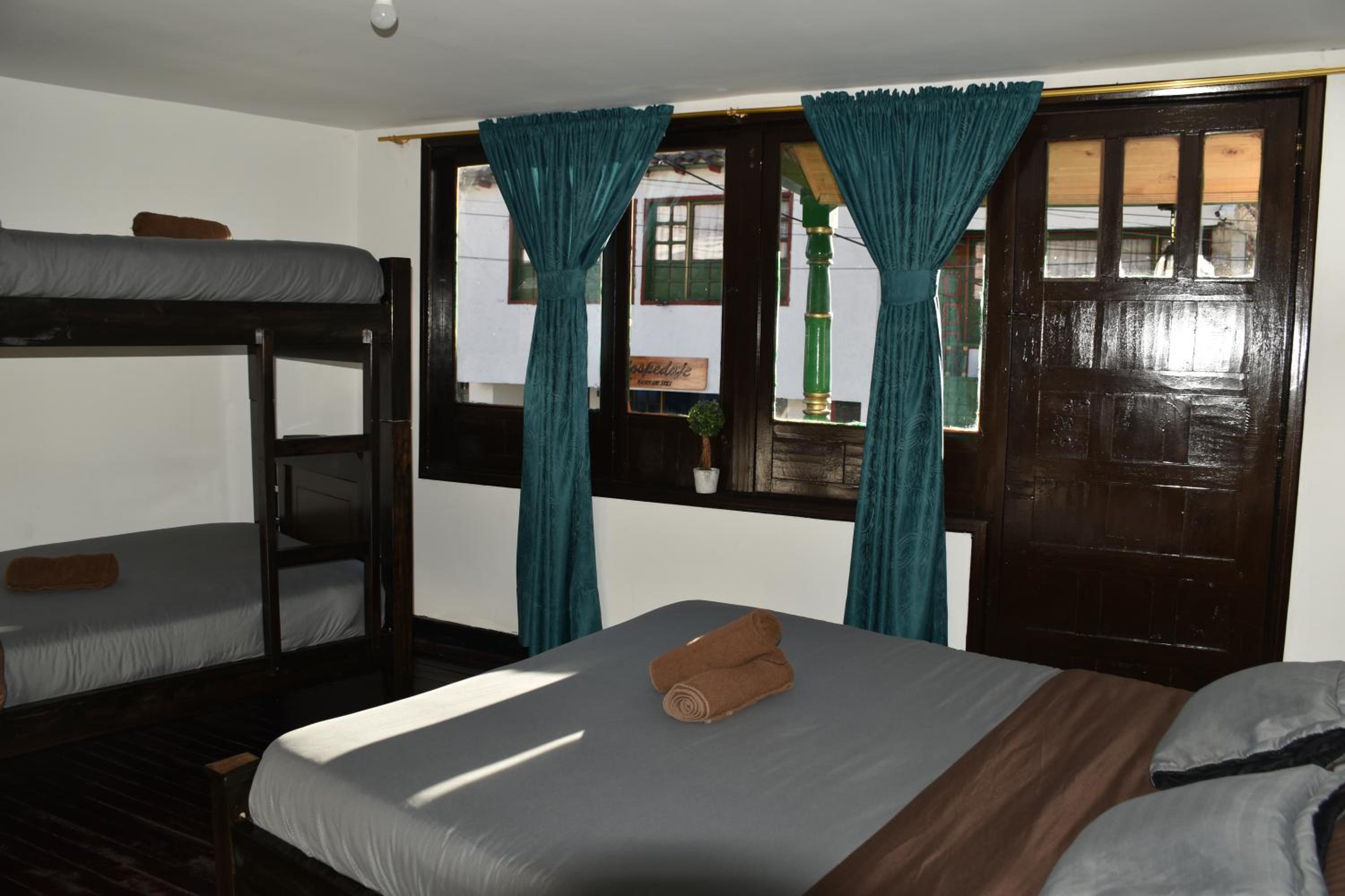 Quadruple Room with Shared Bathroom photo 1