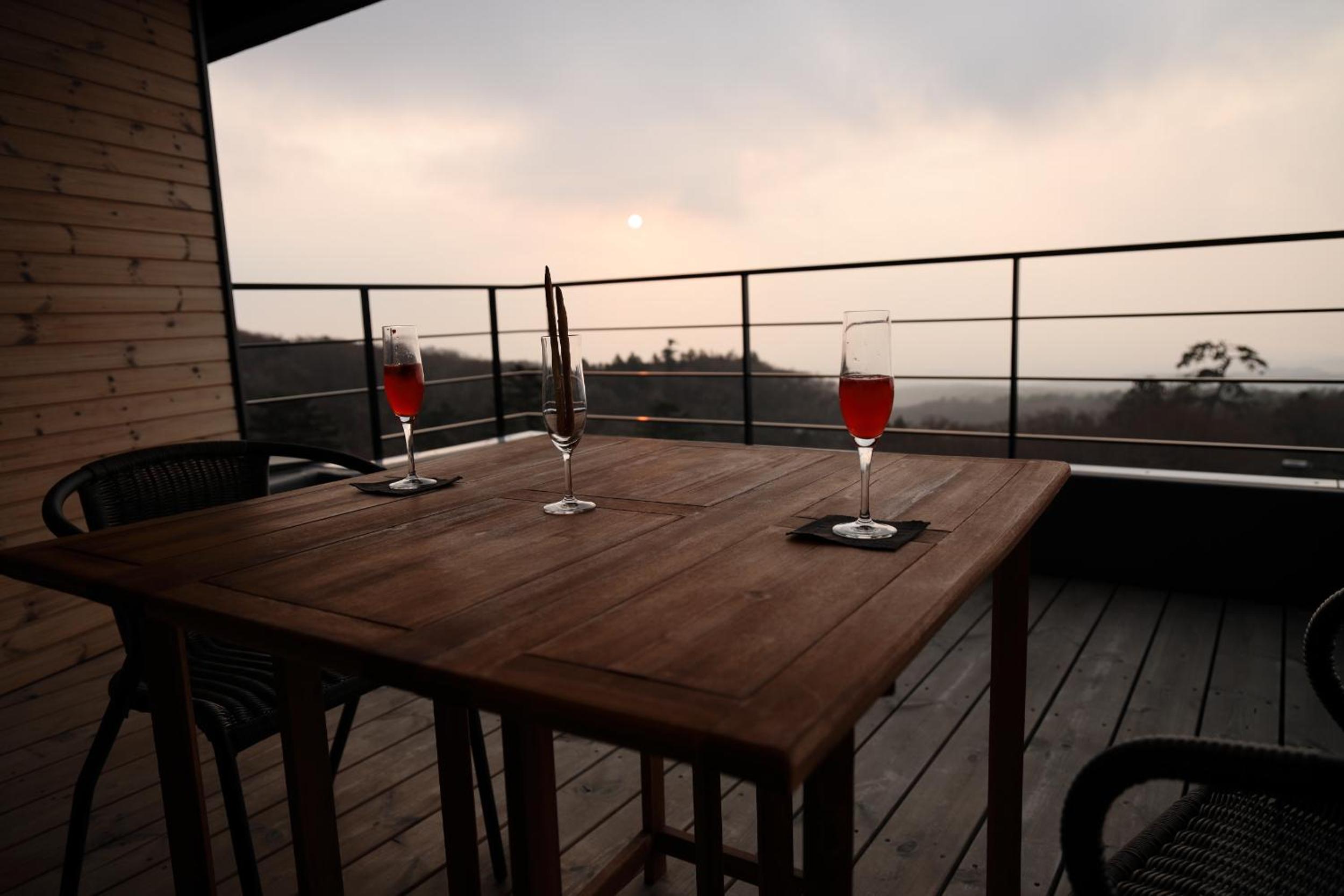 Suite with Balcony - Photo 8