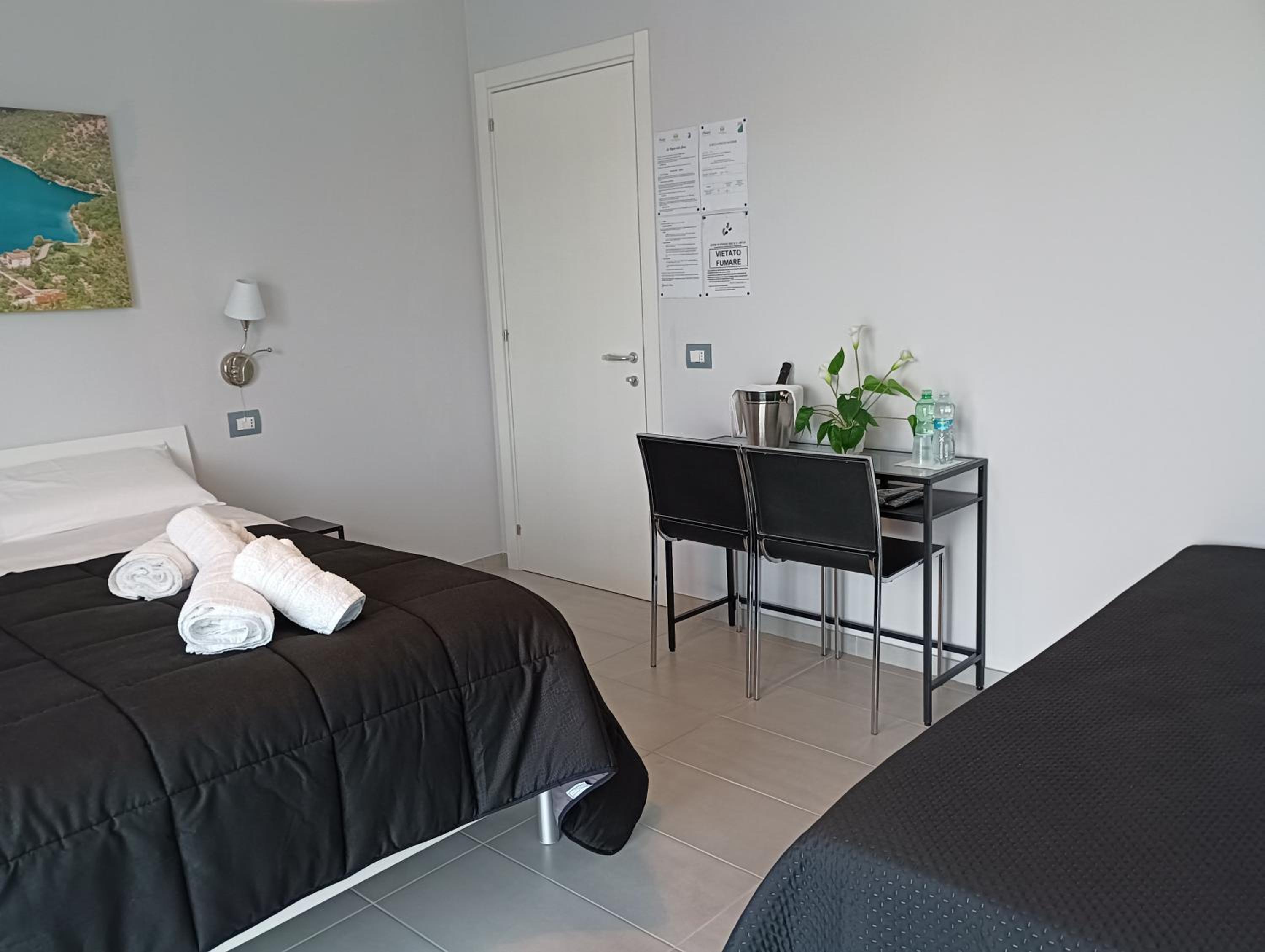 Double Room with Private Bathroom photo 3
