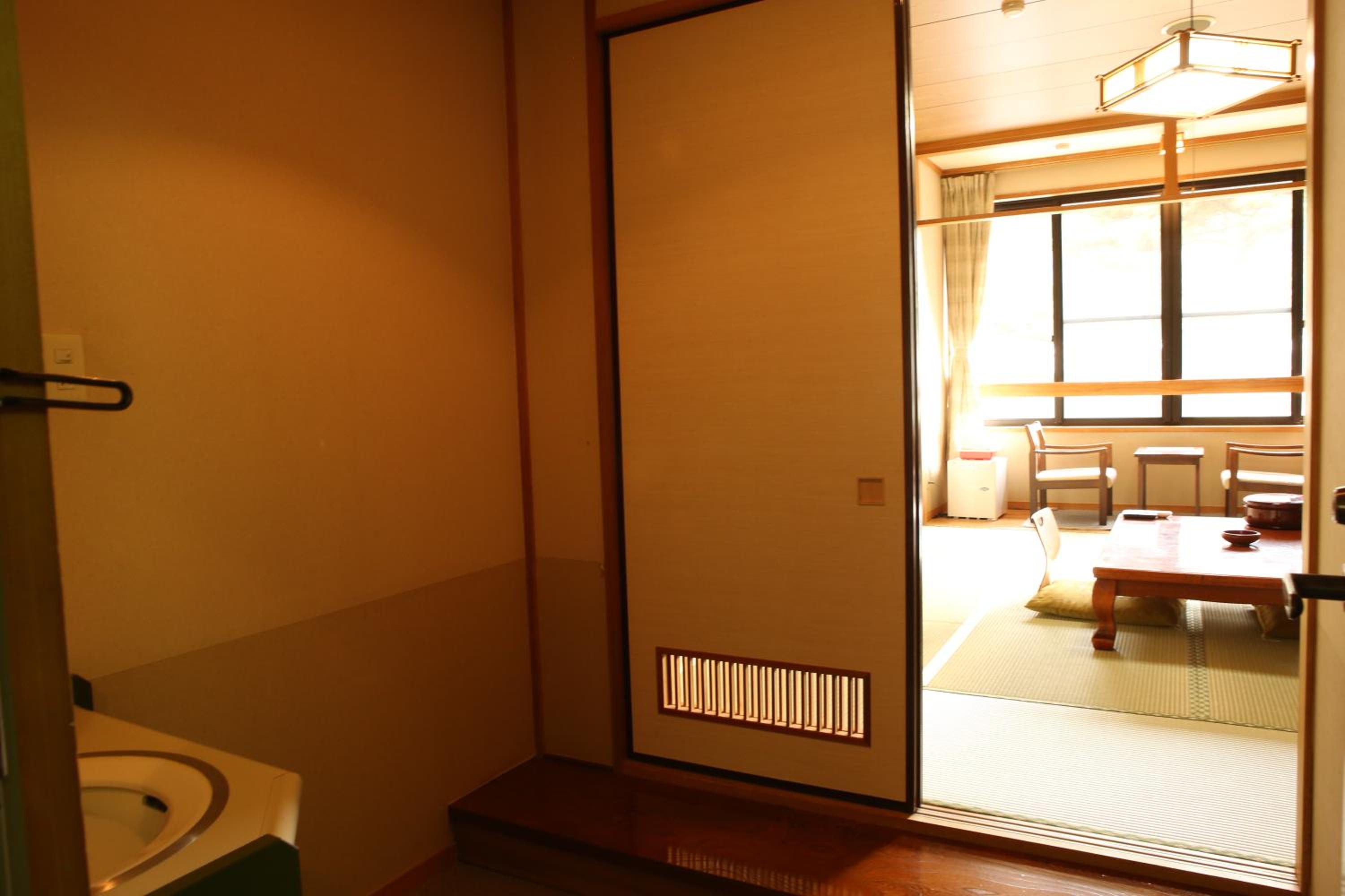 Japanese-Style Family Room photo 2