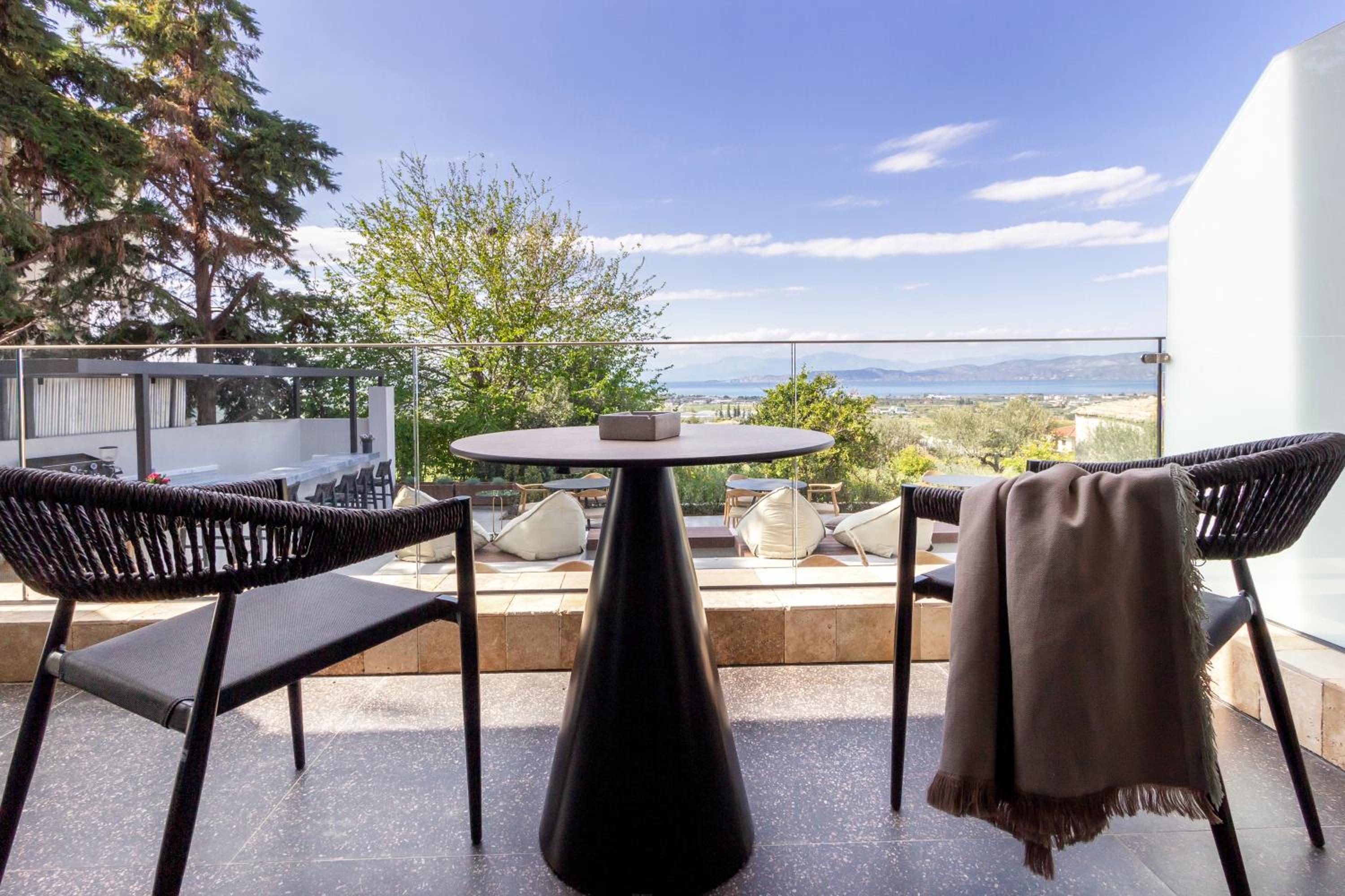 Deluxe Double or Twin Room with Sea View - Photo 5