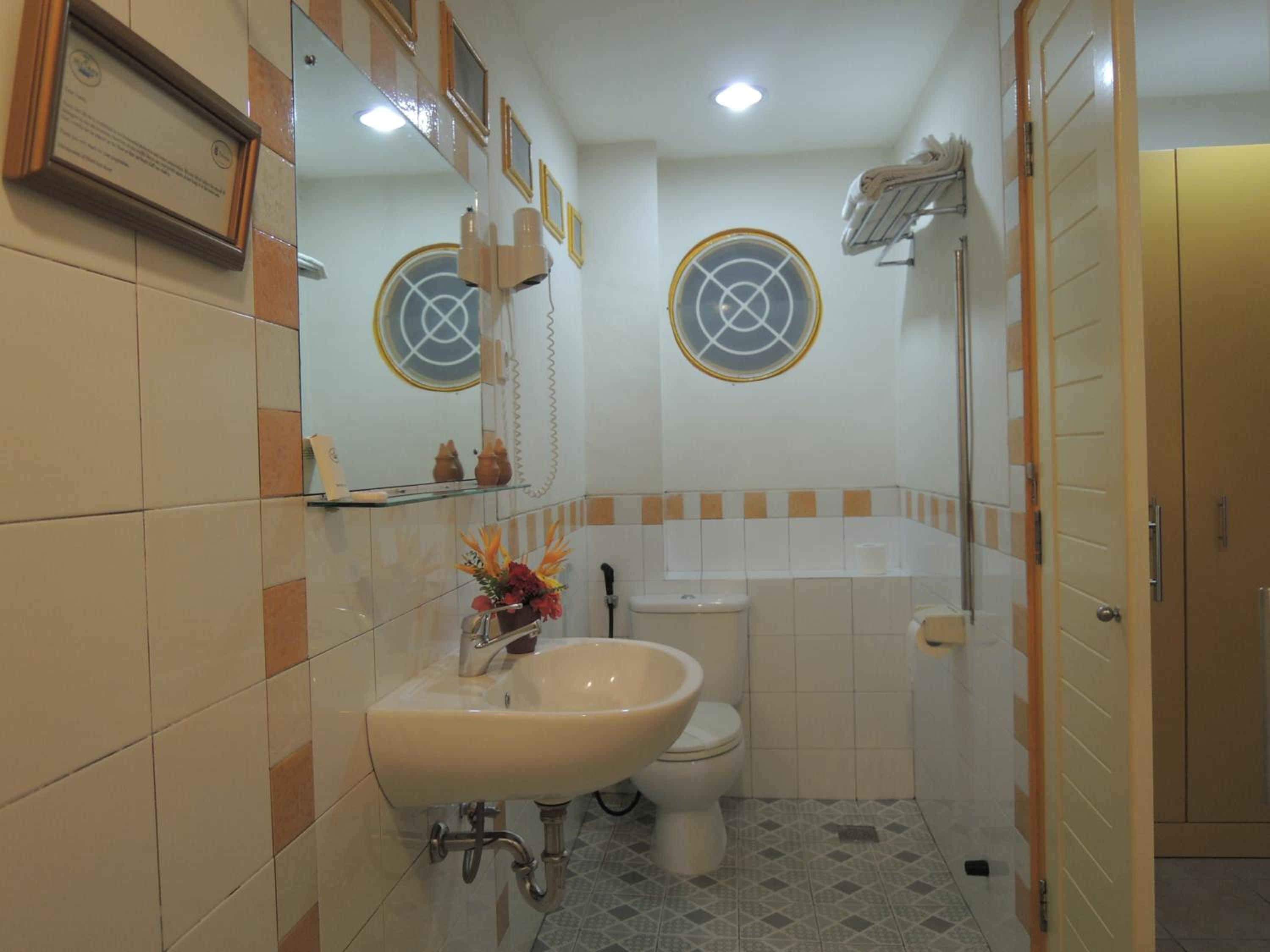 Special Offer - Brastagi Tour Package at Deluxe Cottage photo 3