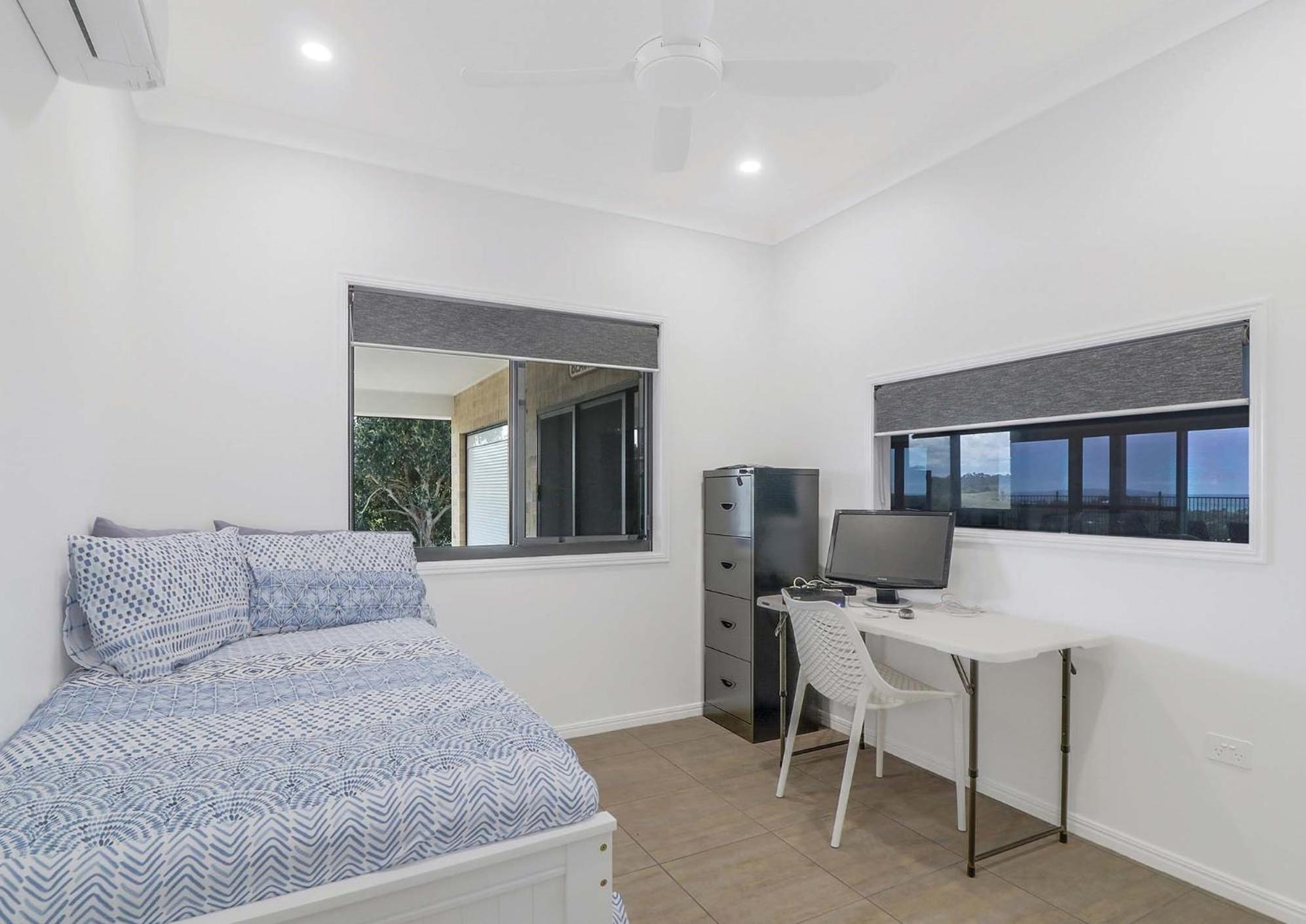 Four-Bedroom House photo 1