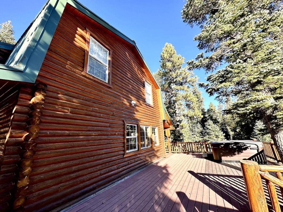 Five-Bedroom House photo 3