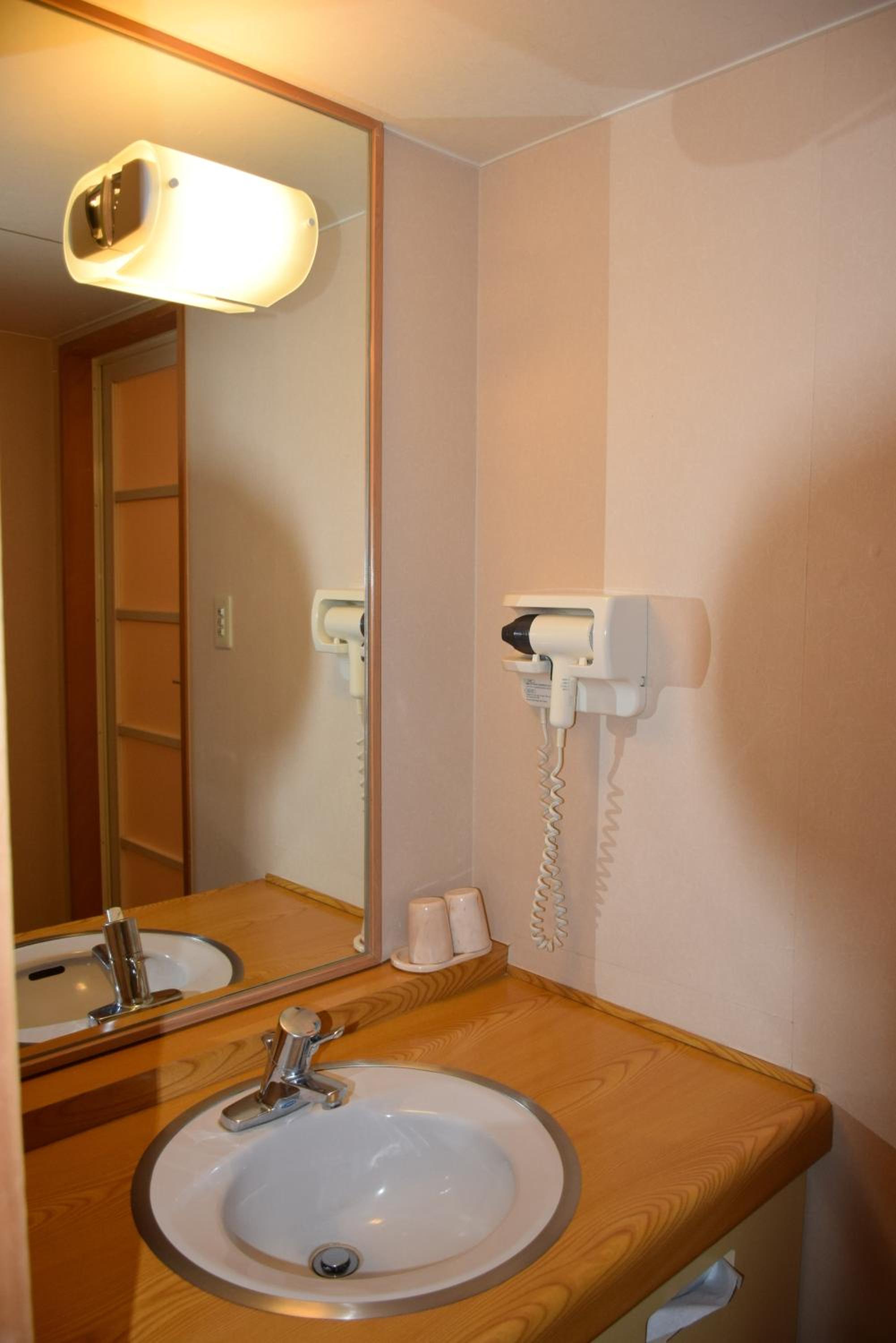 Japanese-Style Superior Room with Shared Bathroom photo 3