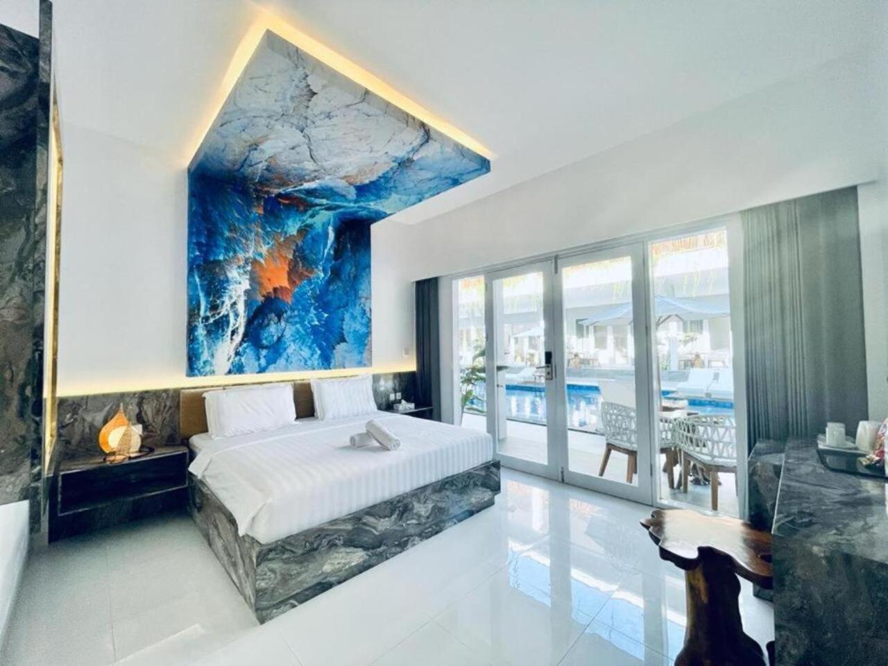 Deluxe King Room - Photo 1