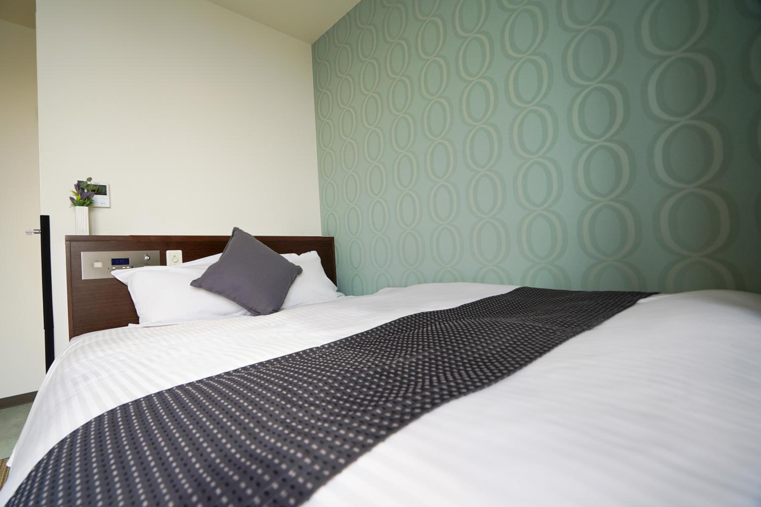 Double Room - Non-Smoking  - Photo 4
