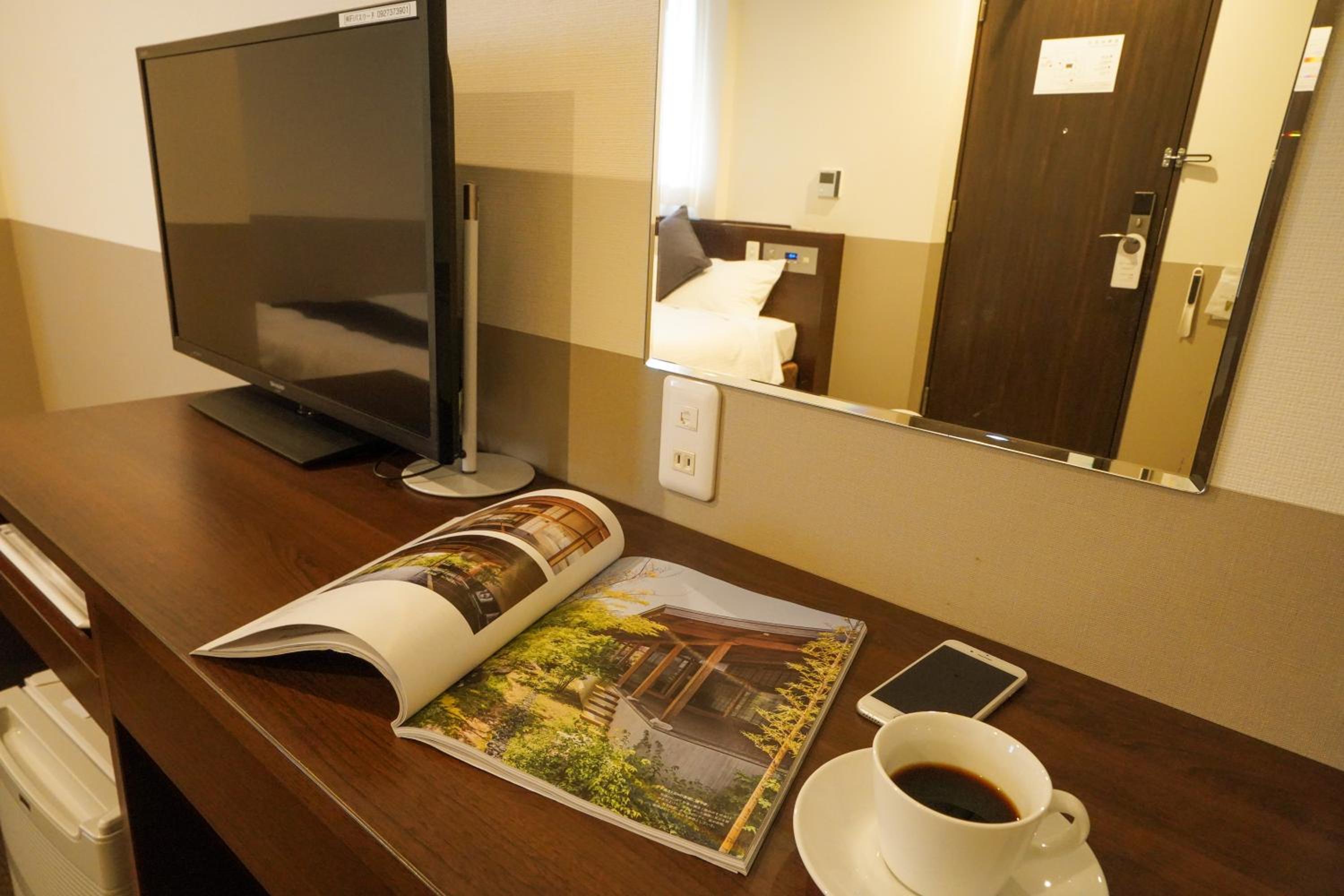 Double Room - Smoking (E-Cigarettes Only) - Photo 1