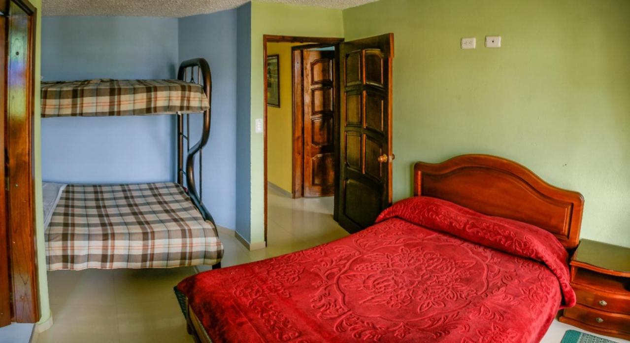 Quadruple Room with Private Bathroom photo 3