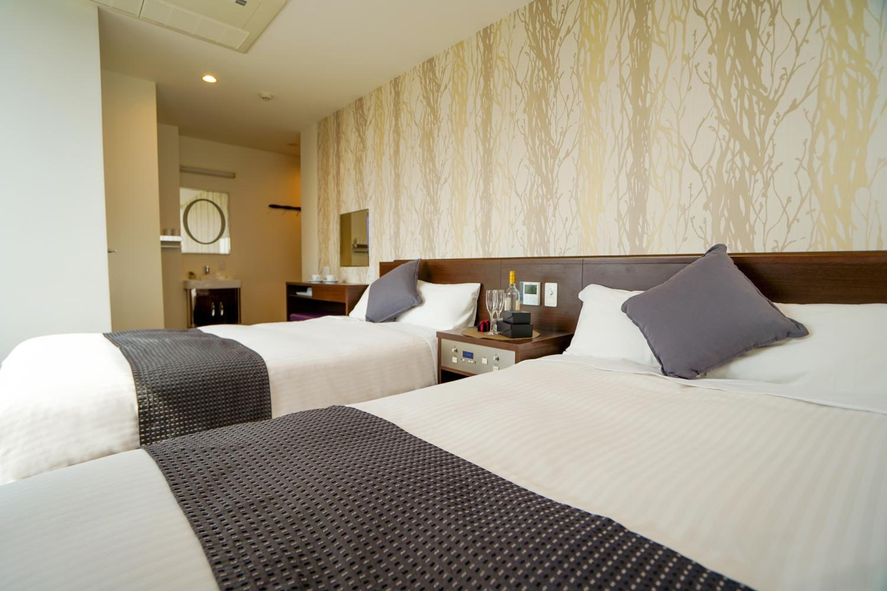 Standard Twin Room - Smoking (E-Cigarets Only) - Photo 4