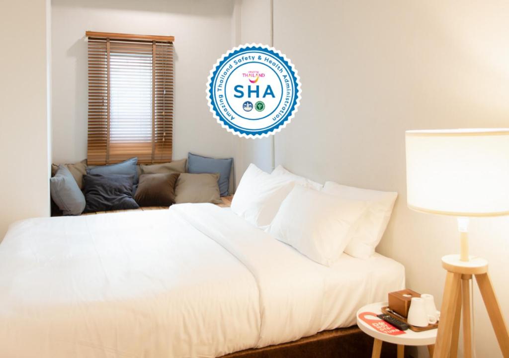 Superior King Room with Private Bathroom photo 2