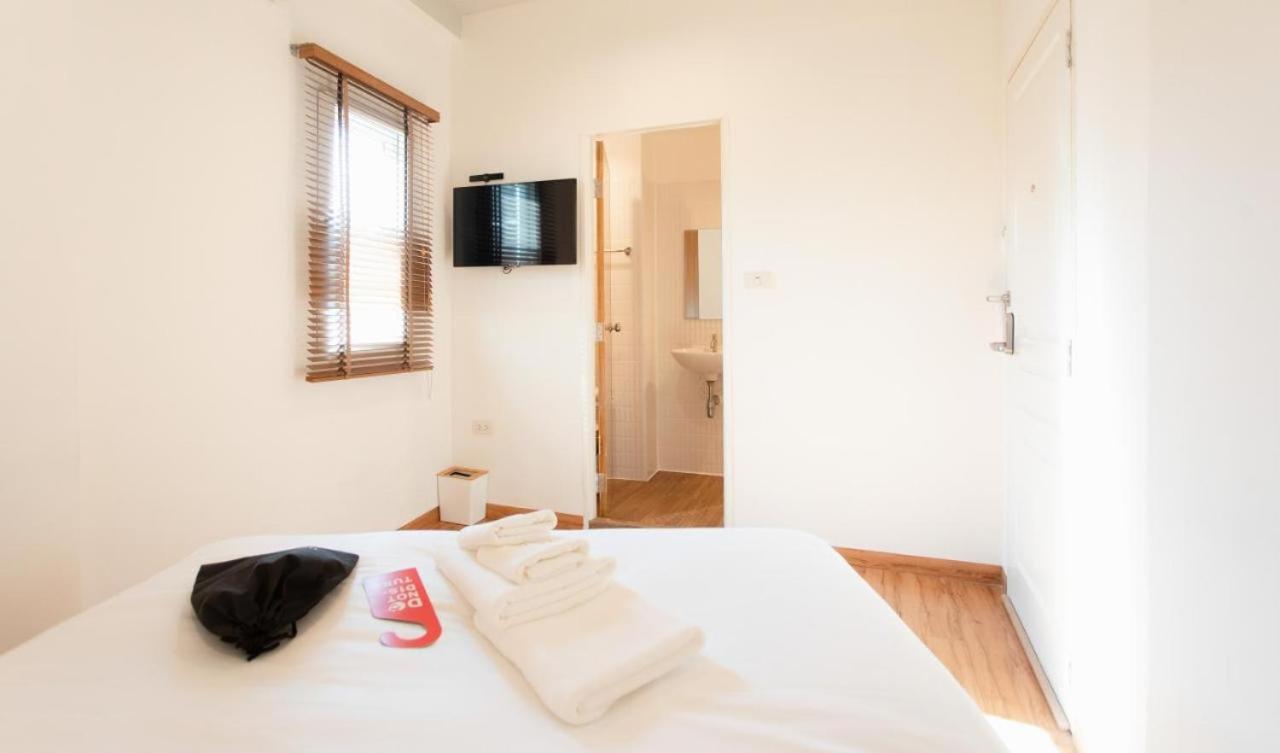 Superior Queen Room with Private Bathroom photo 2