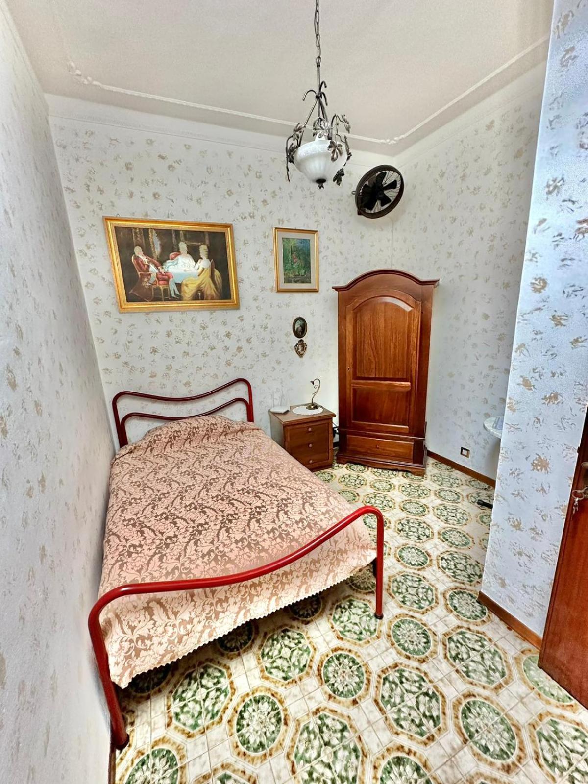 Standard Single Room with Shared Bathroom