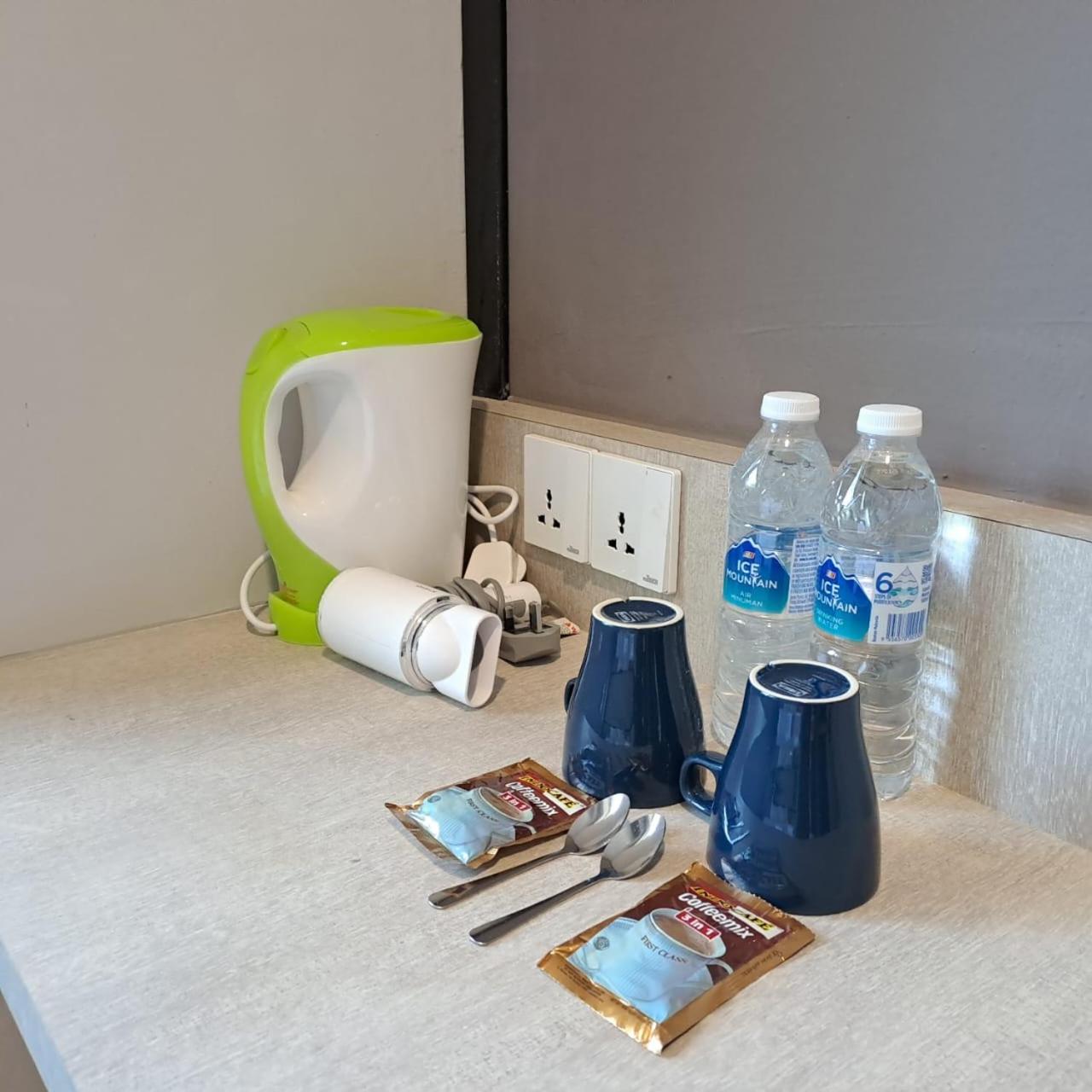 Deluxe King Room - Photo 1