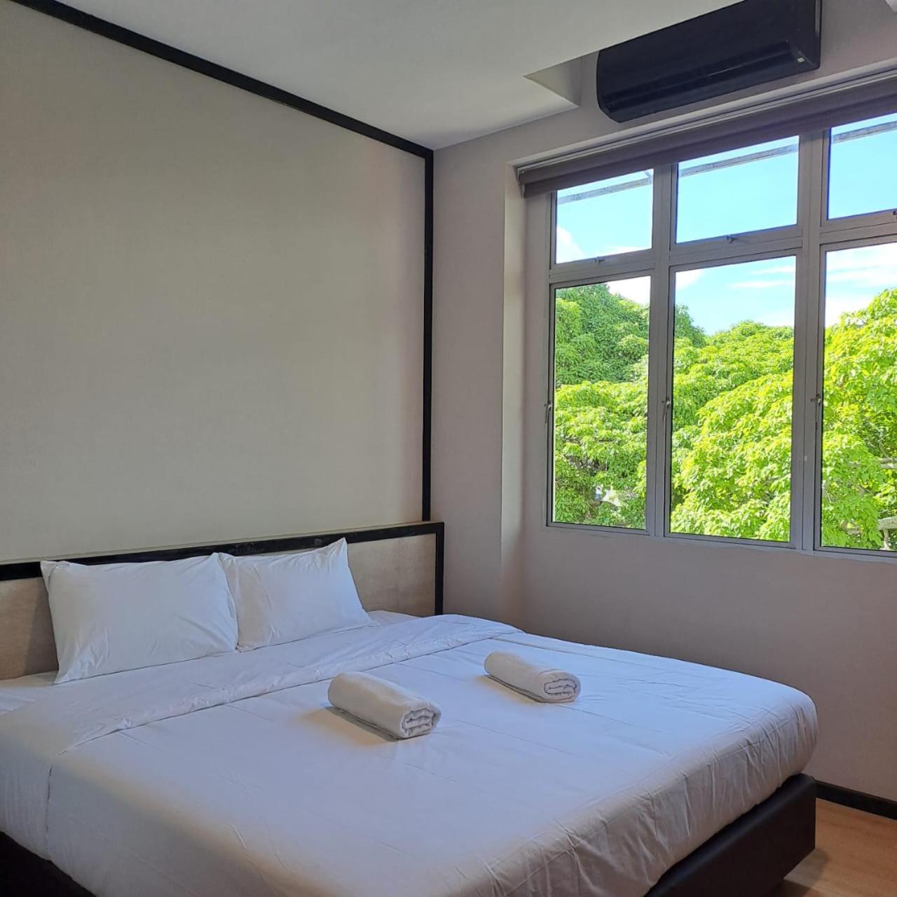 Deluxe King Room - Photo 2