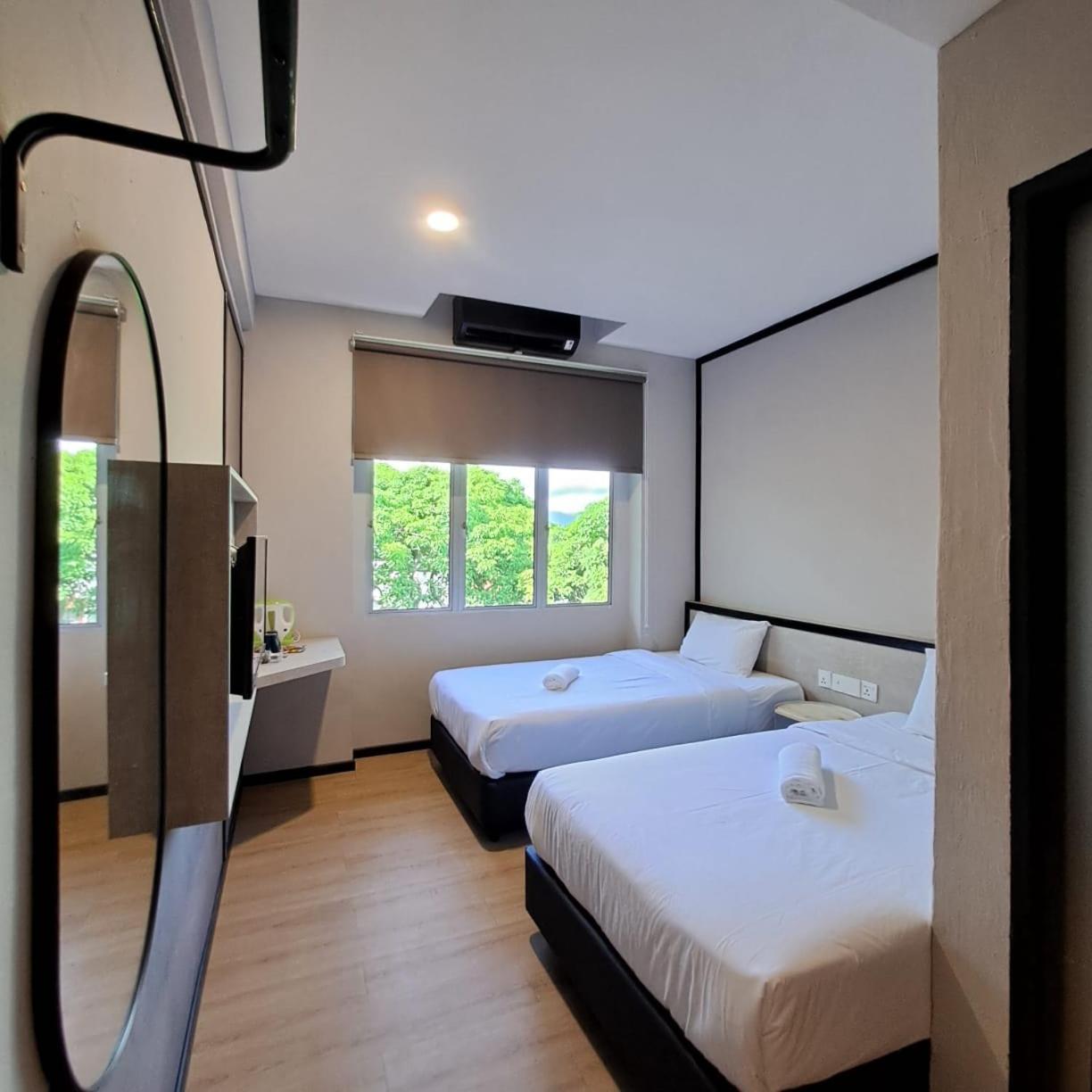 Deluxe Twin Room - Photo 5