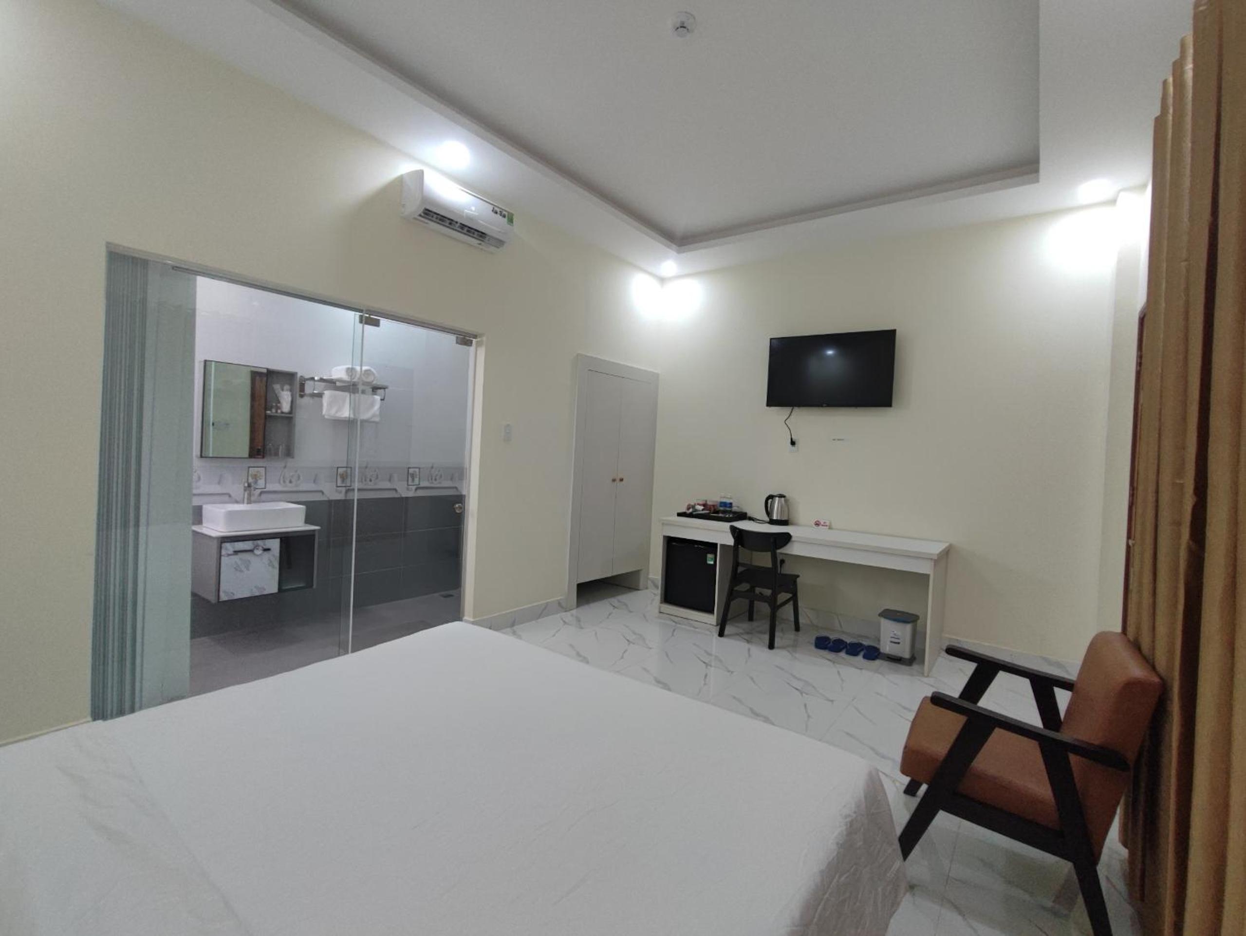 Double Room - Photo 6