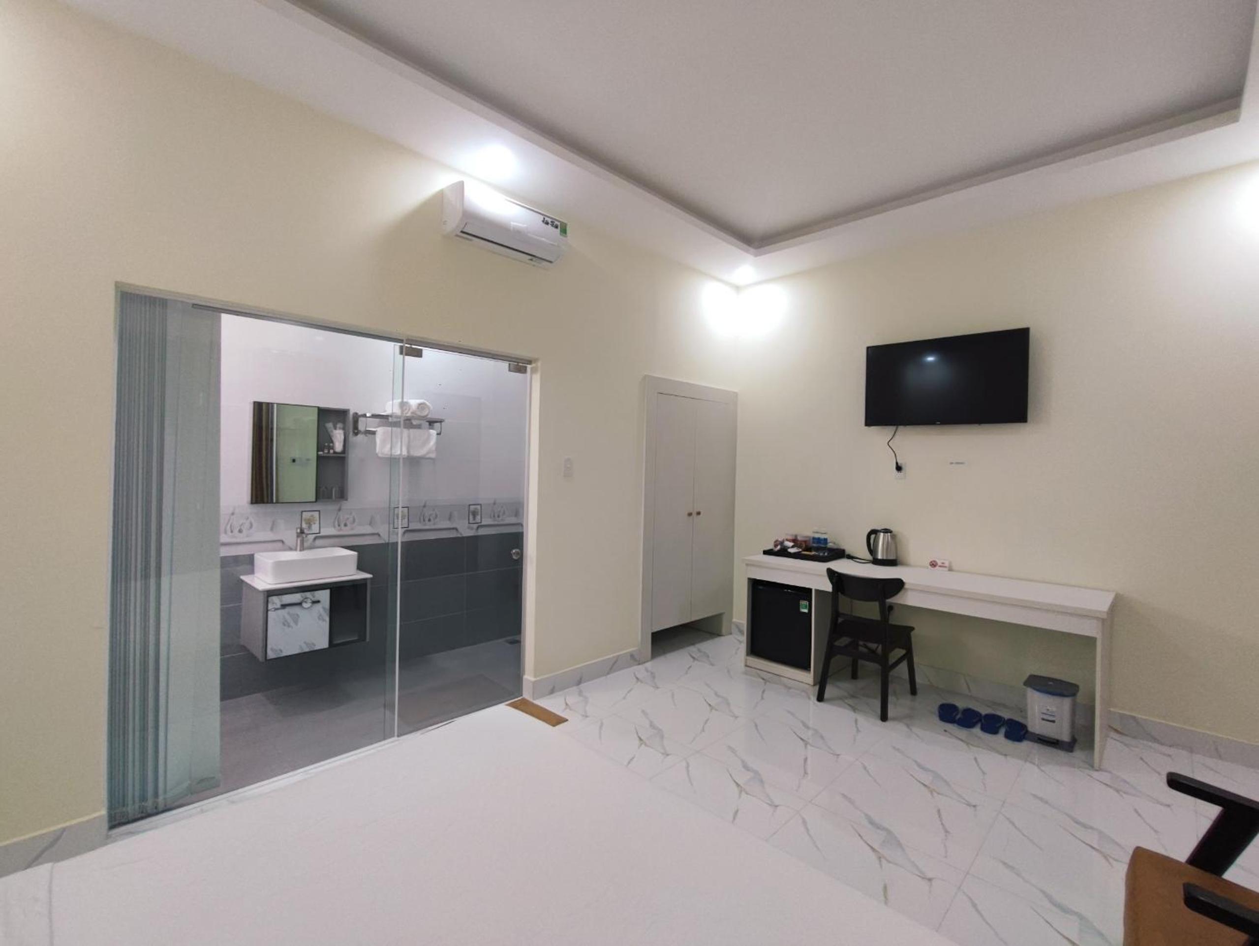Double Room - Photo 5