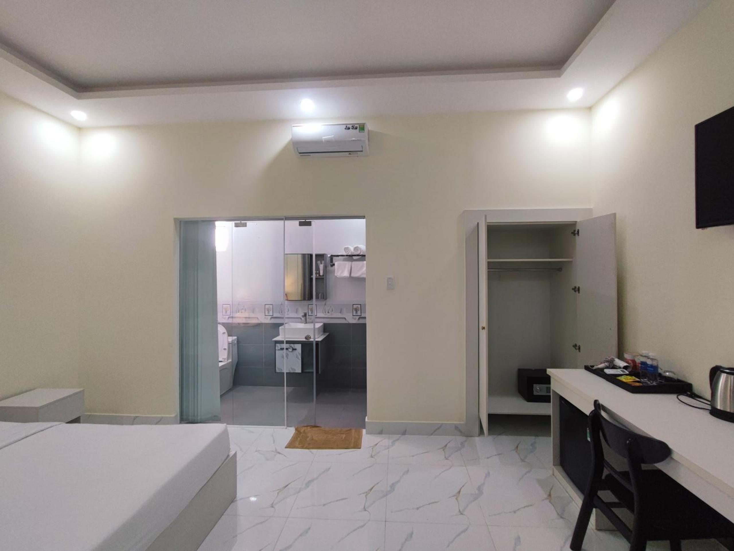 Double Room - Photo 4