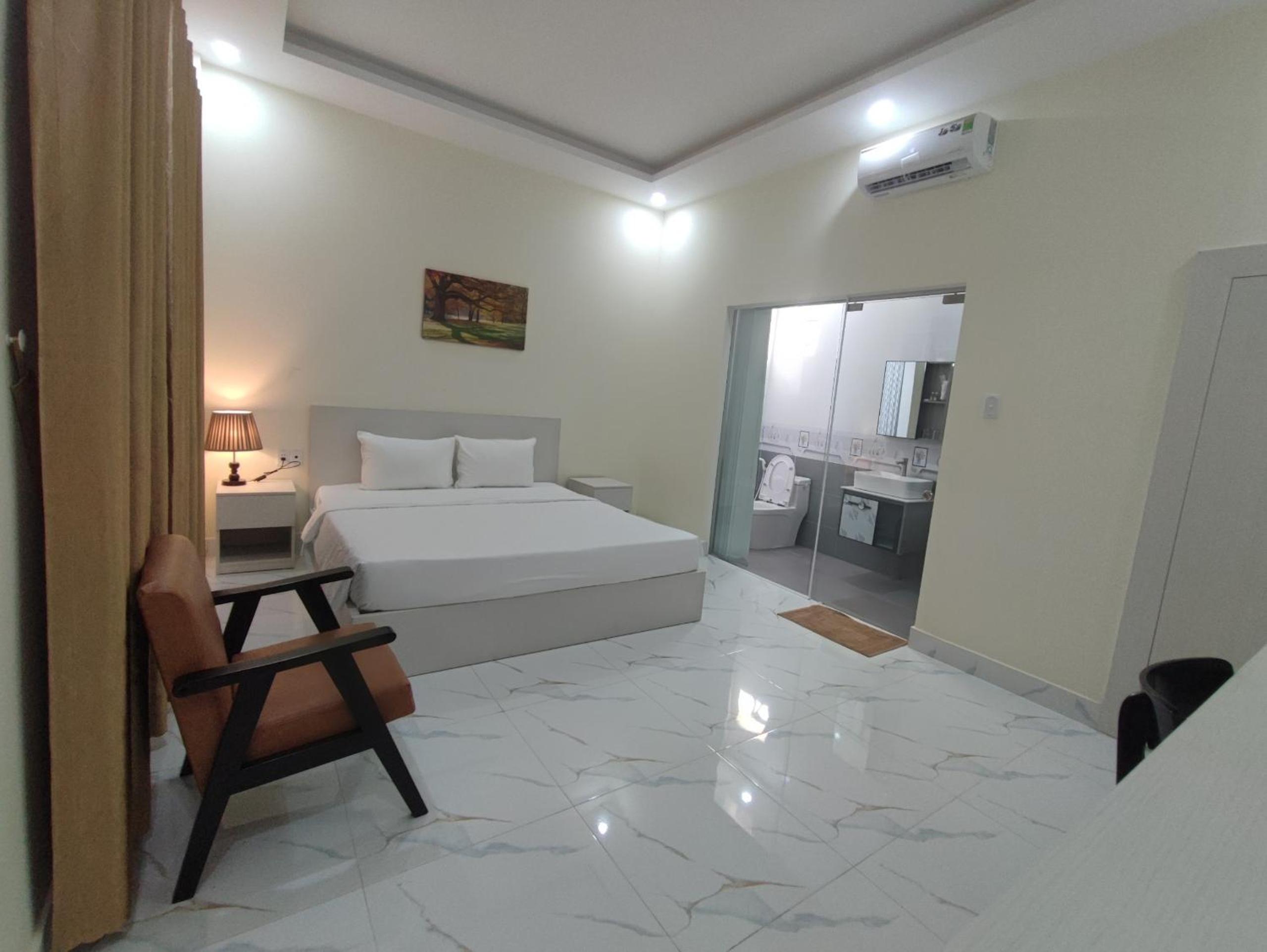 Double Room - Photo 7