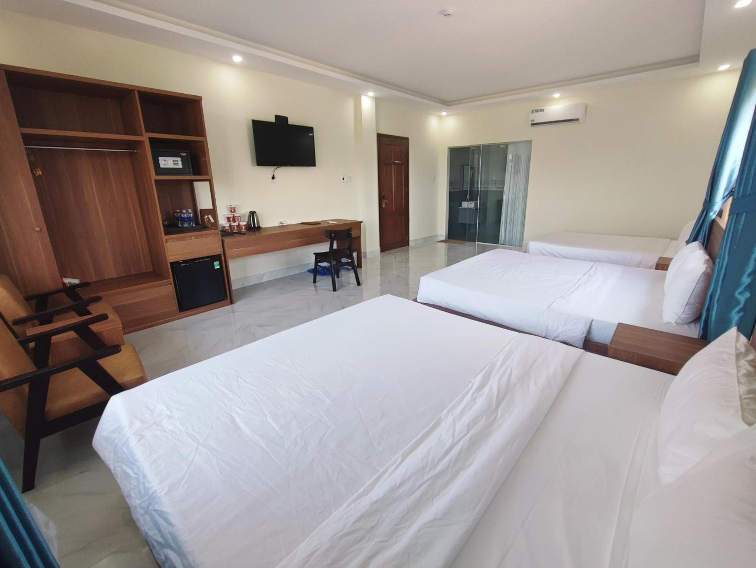 Family Room with Sea View - Photo 11