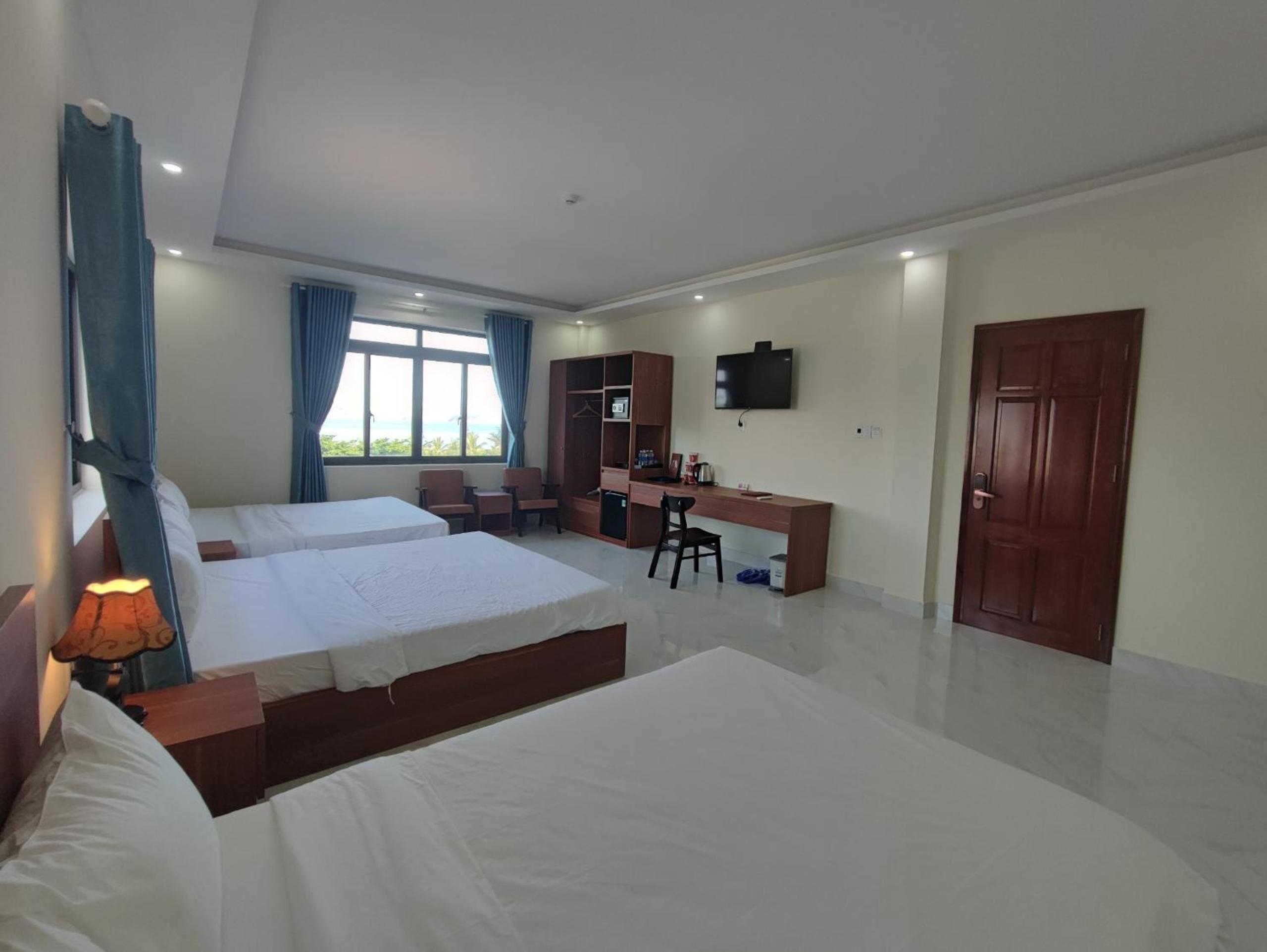 Family Room with Sea View - Photo 5
