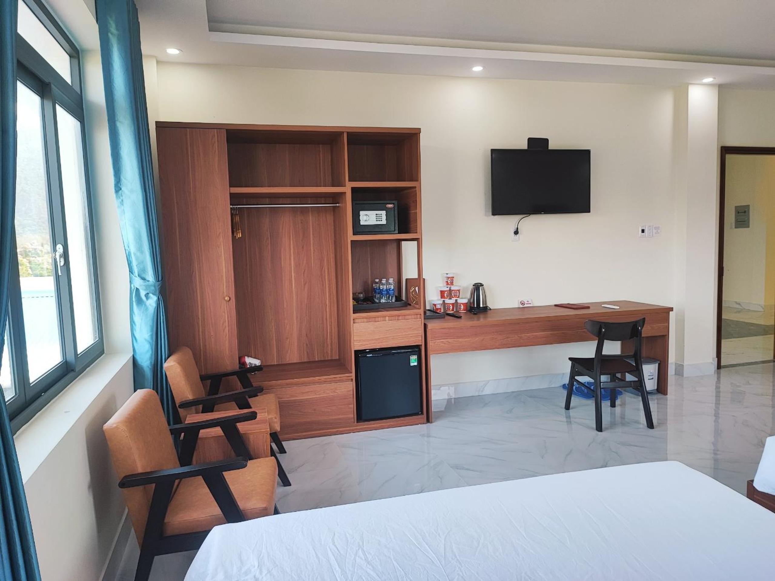 Family Room with Sea View - Photo 4