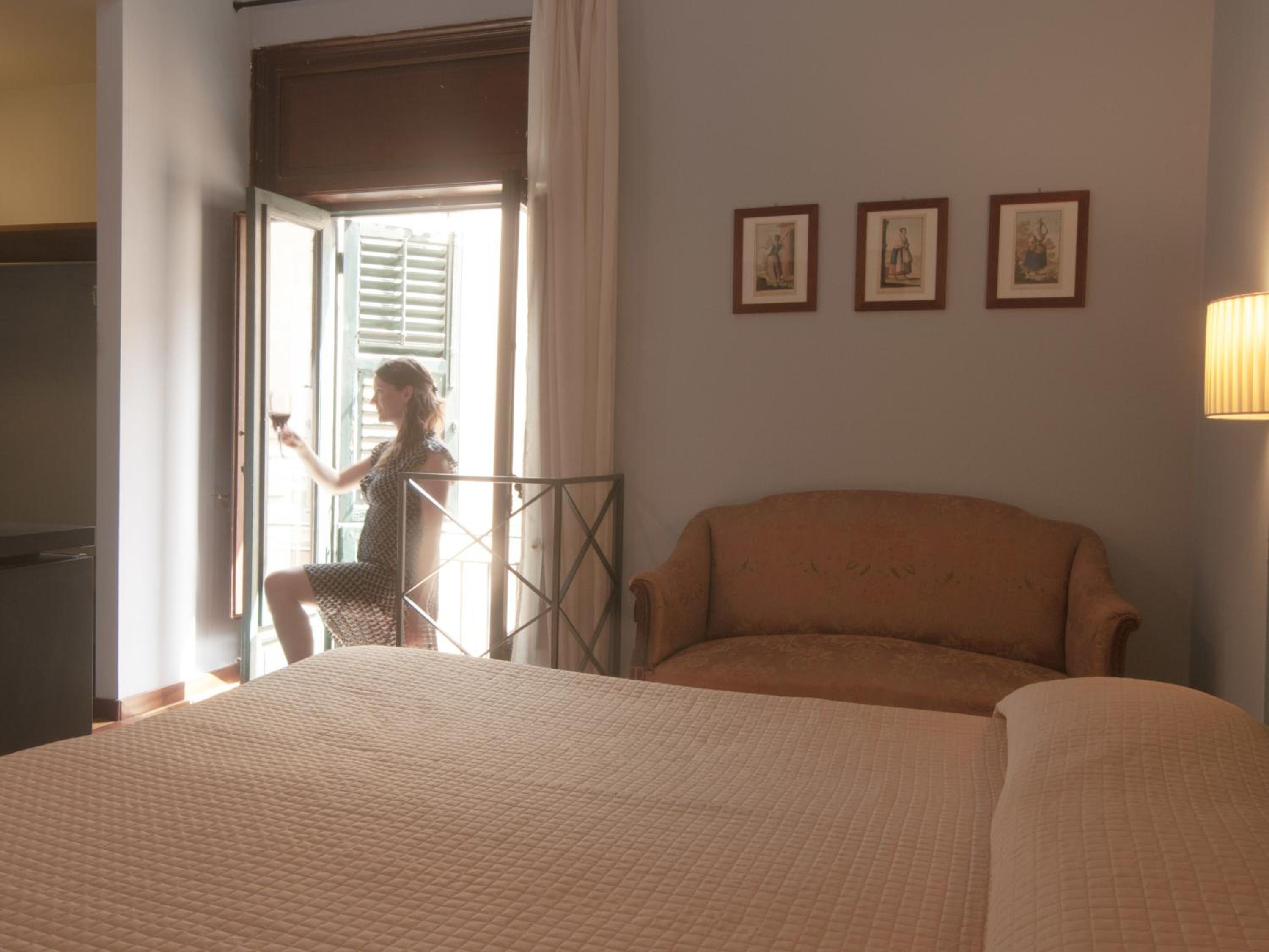 Double Room - Photo 6