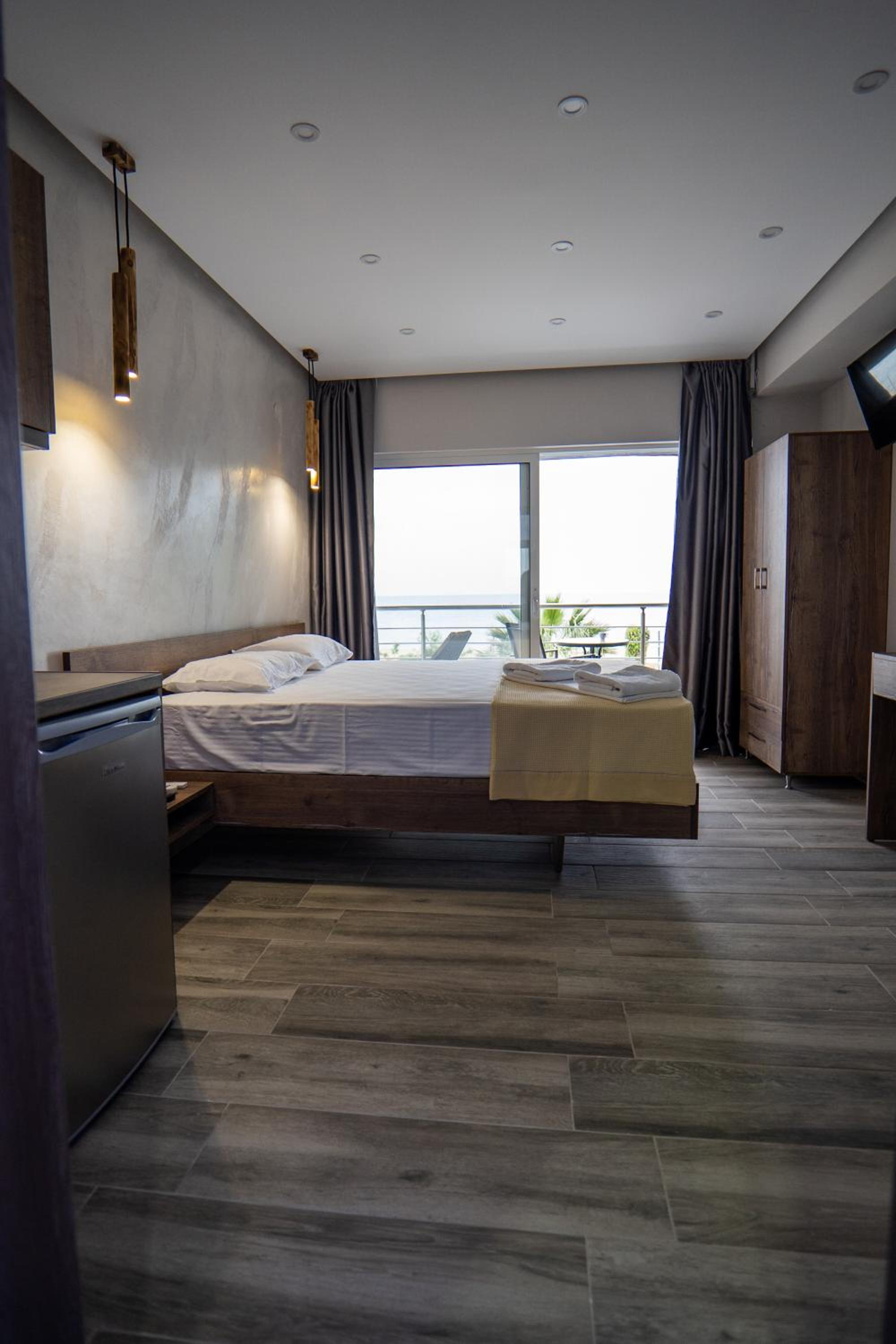Deluxe Double Room with Balcony and Sea View photo 3