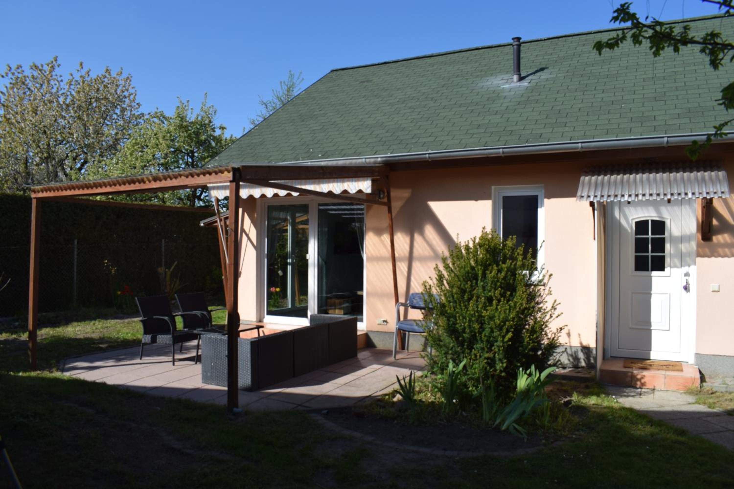 One-Bedroom House photo 2