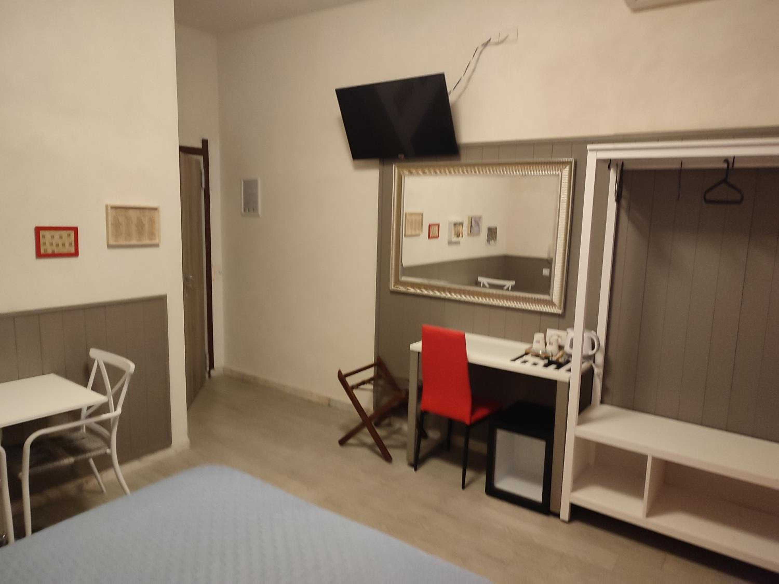 Large Double Room with Garden View - Photo 5