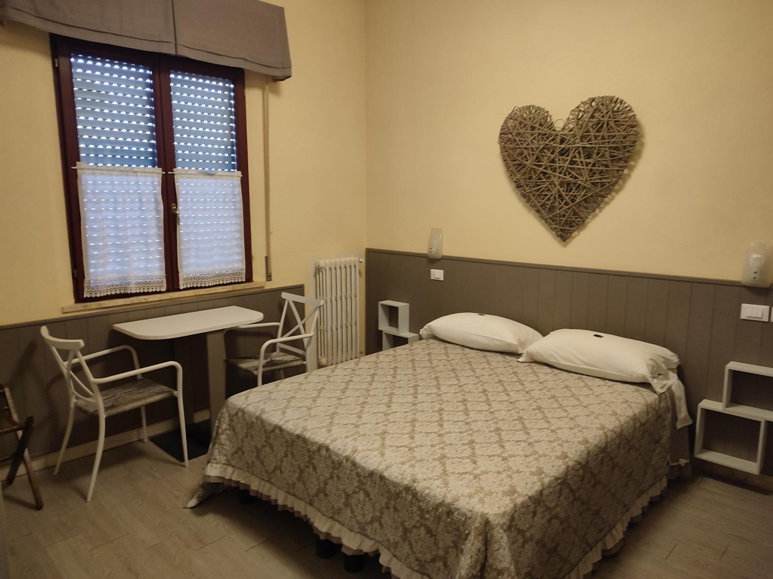 Standard Double Room - Photo 1