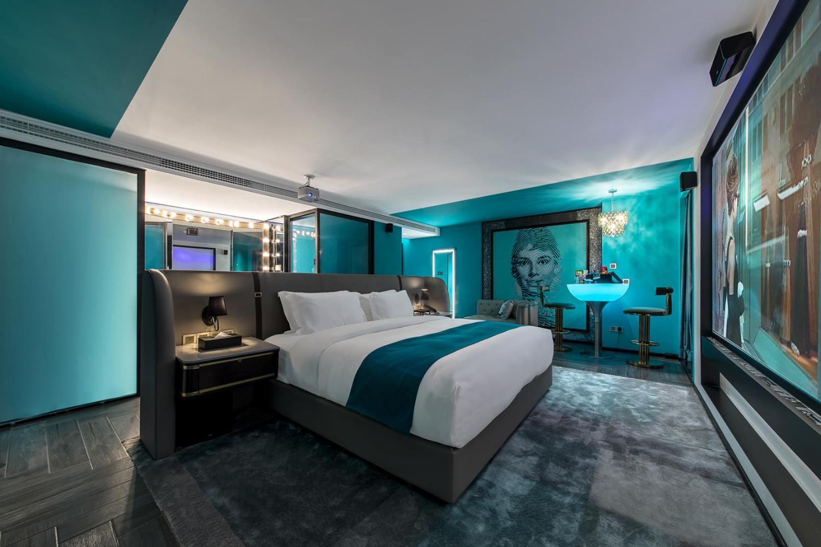 Theme Deluxe King Room
