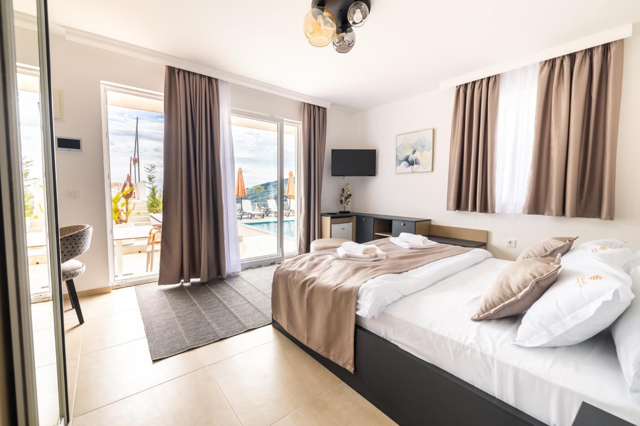 Deluxe Double Room with Terrace
