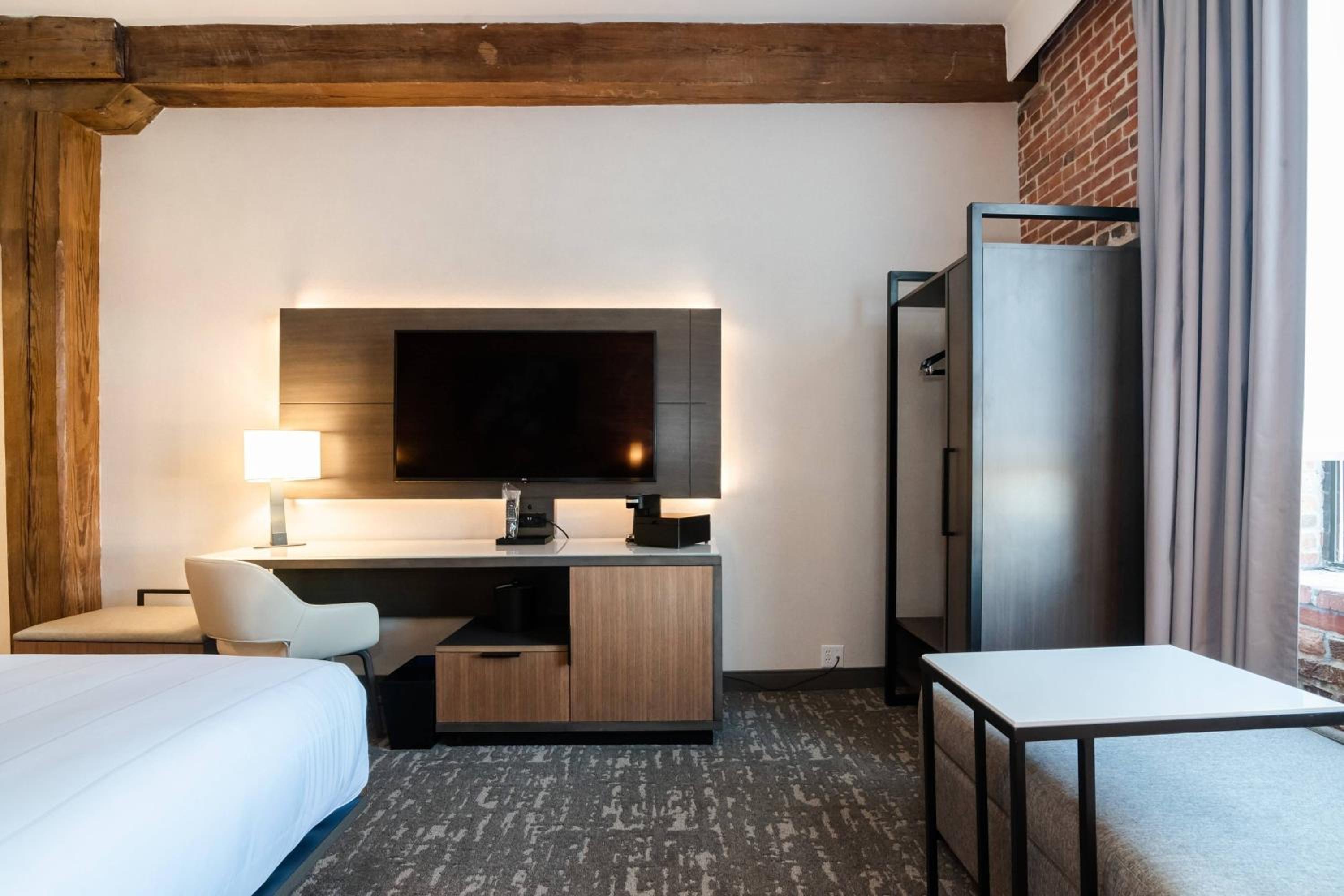 Concierge Level - King or Double Room - Photo 7