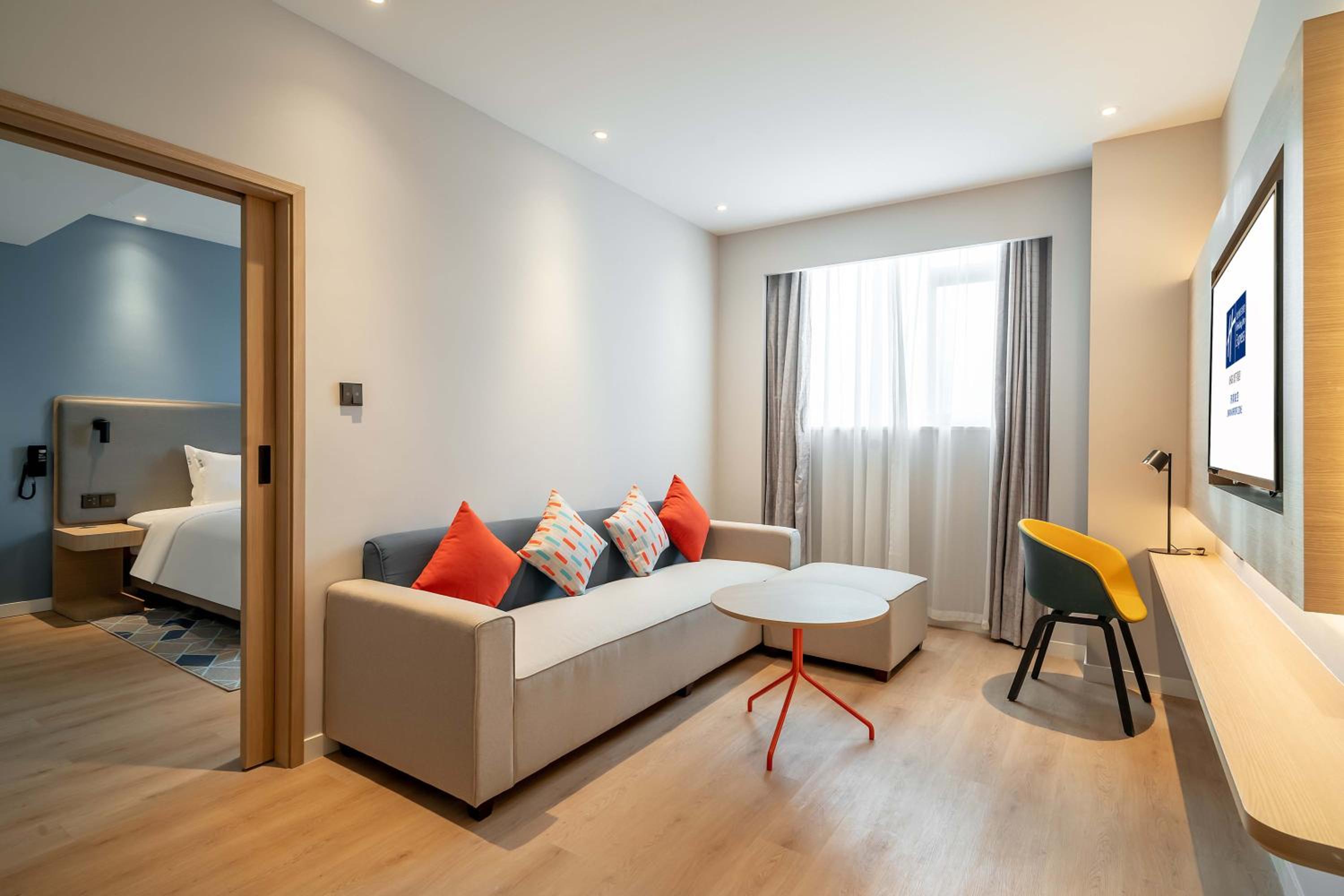 One-Bedroom Suite - Photo 1