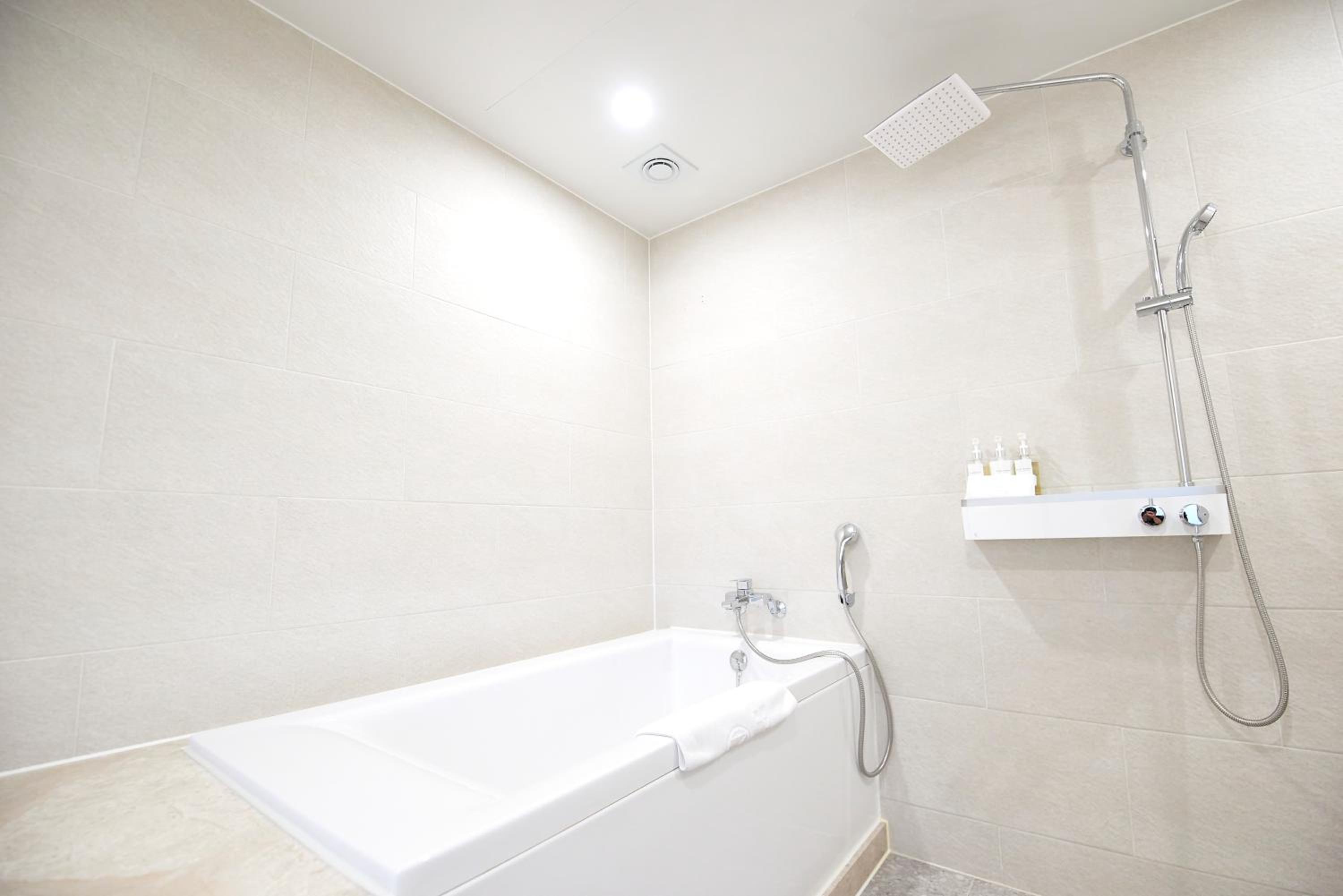 Deluxe Double Room - Photo 7
