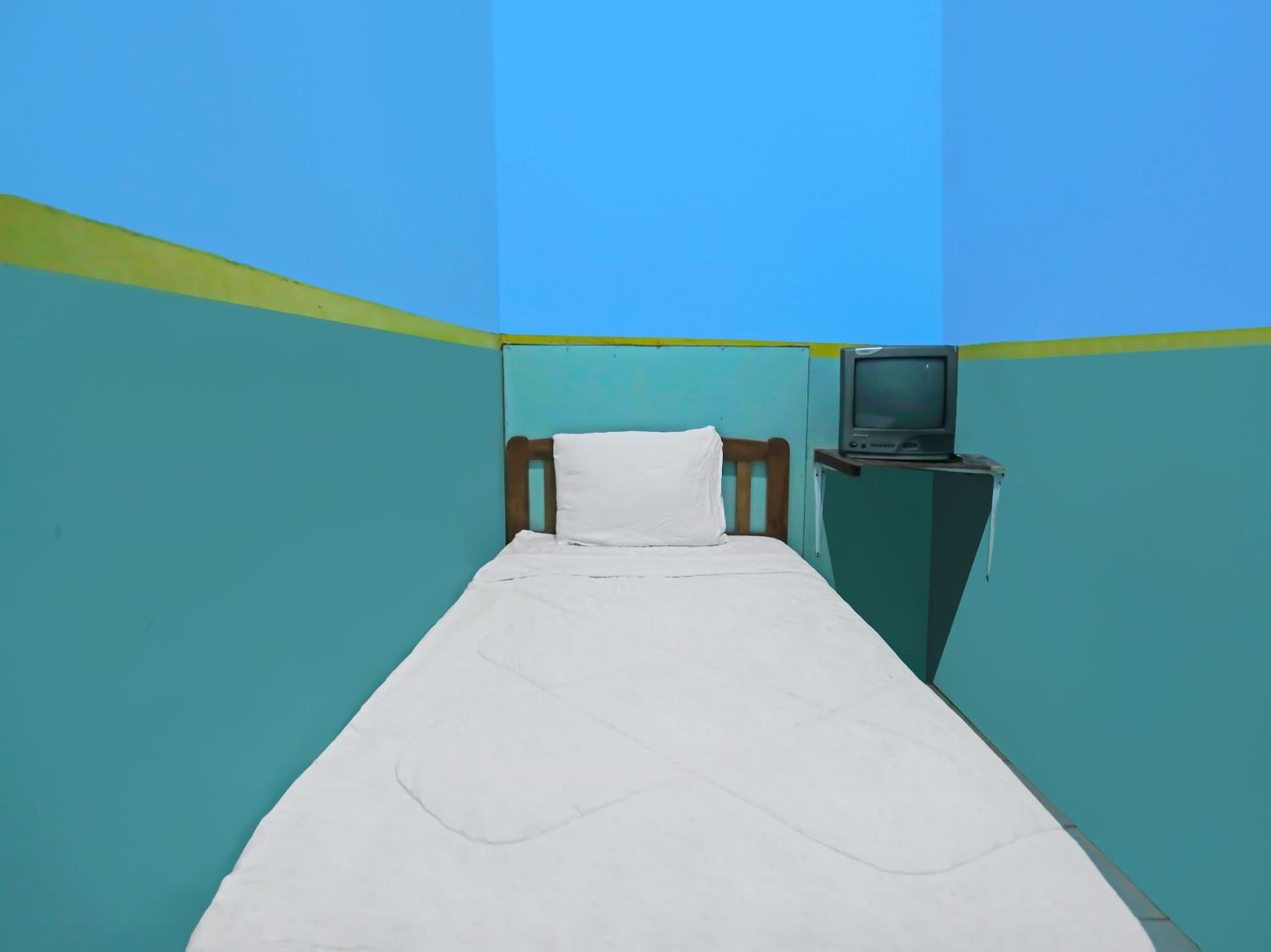 Small Single Room photo 3