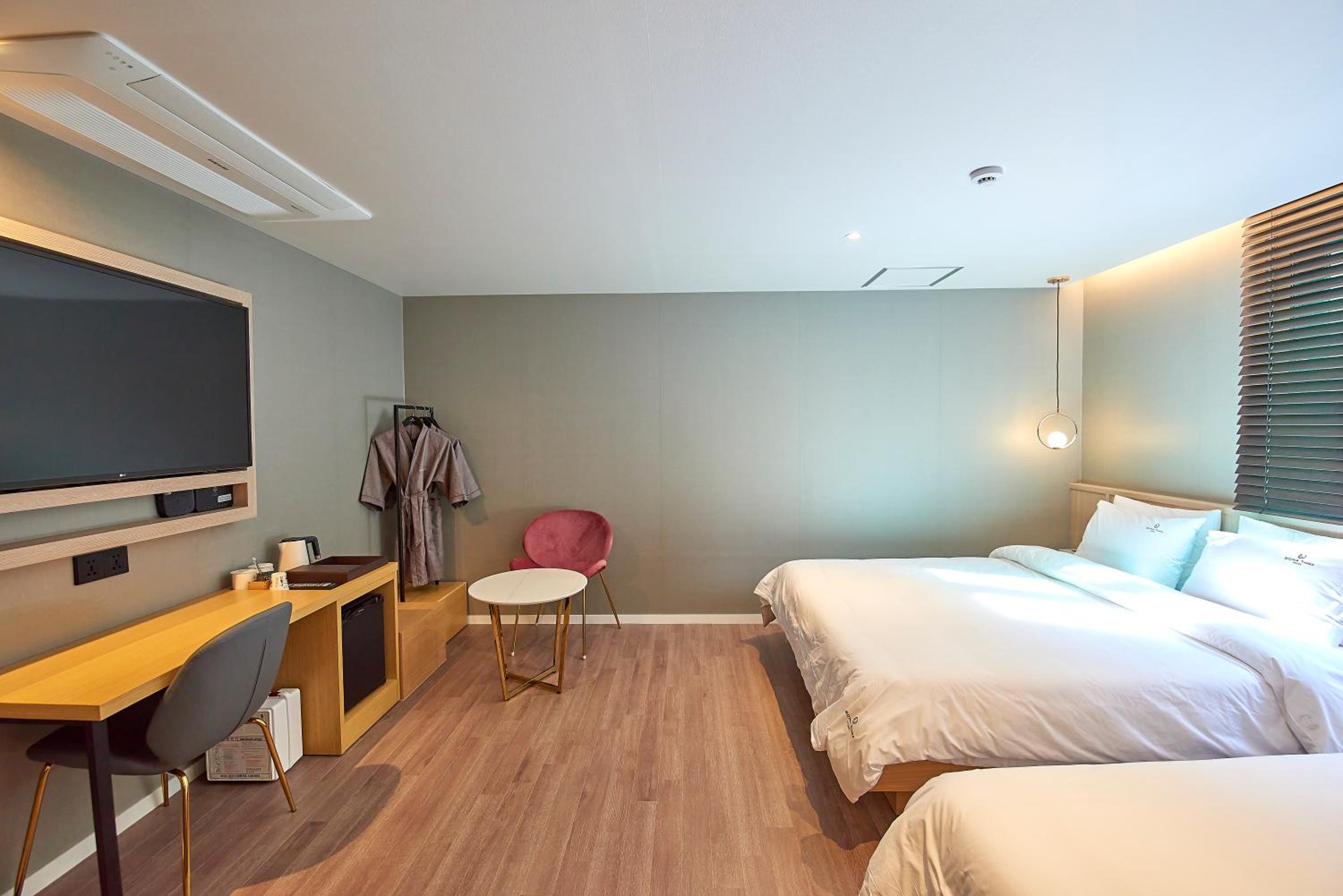 Deluxe Twin Room - Photo 1