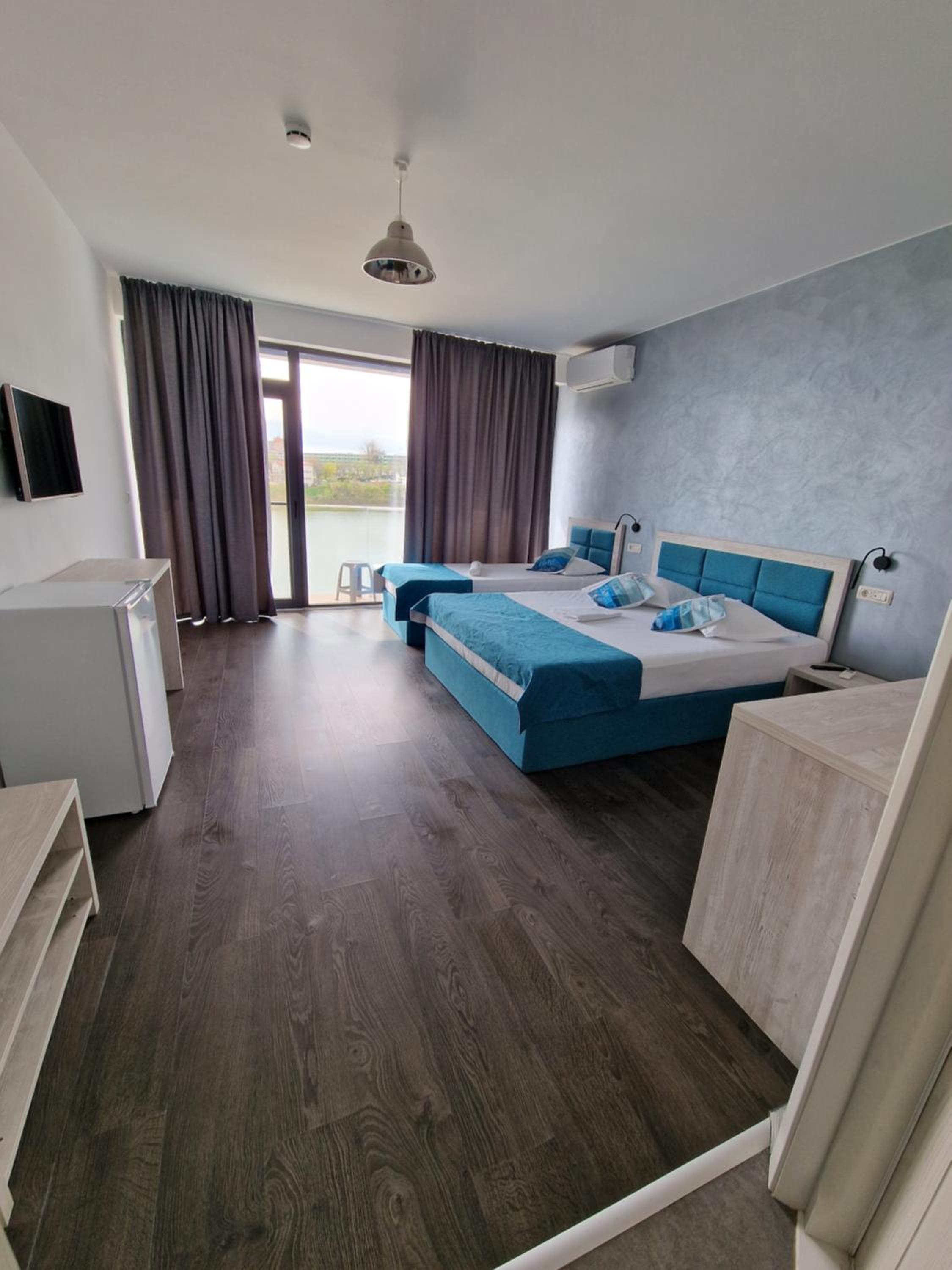 Triple Room with Lake View photo 1