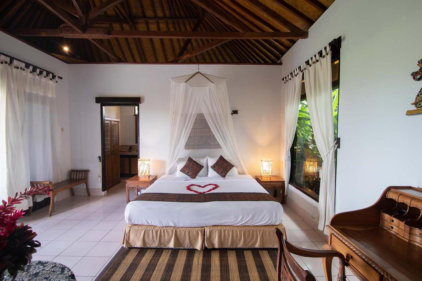 Deluxe Bungalow with Garden View - Photo 4